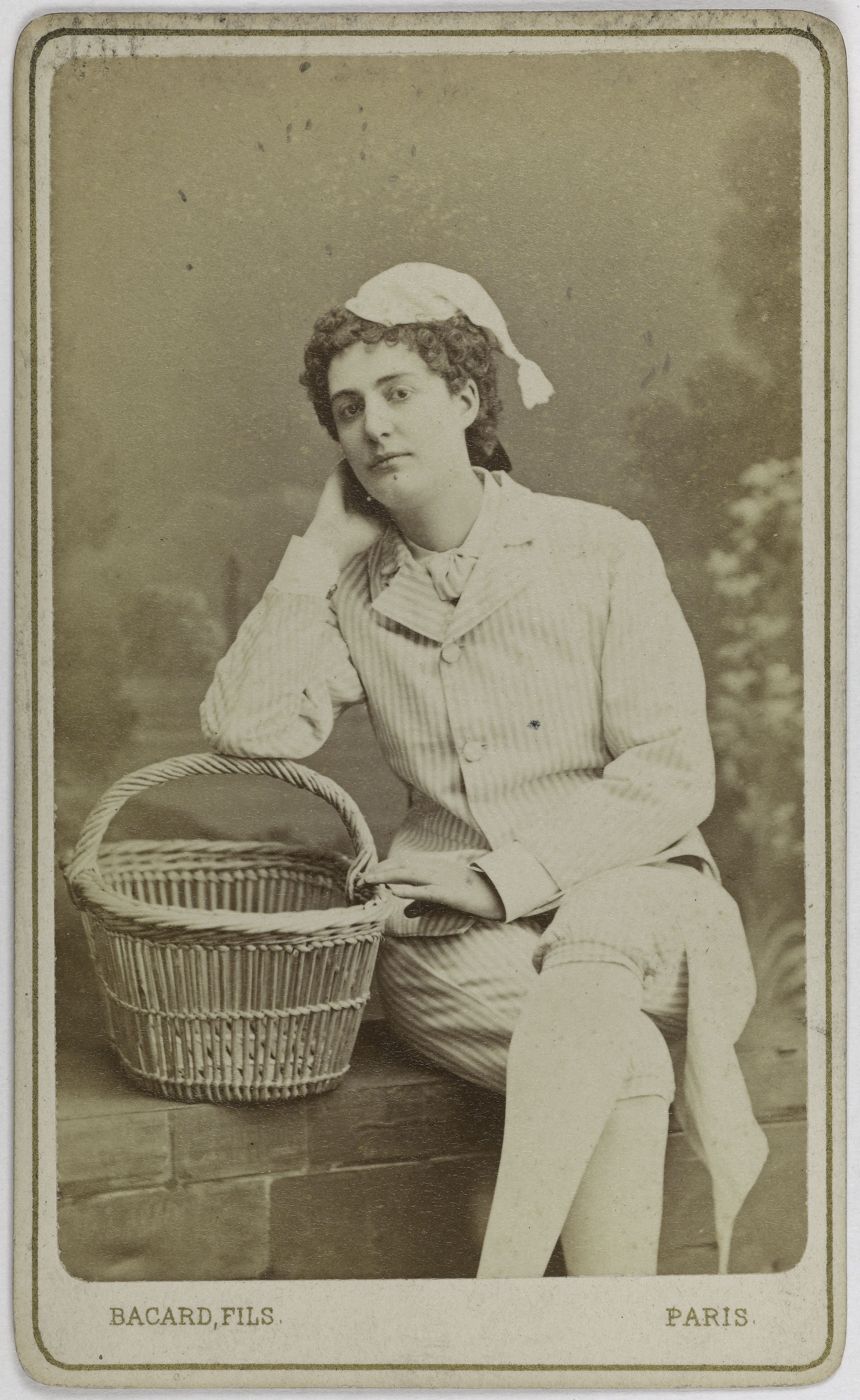 Bacard Fils, Portrait de Perret Berthe, (1847- après 1910), (actrice, chanteuse ?)