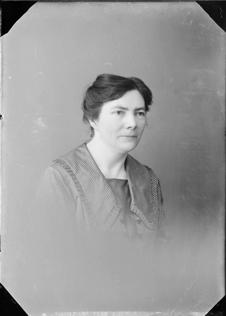 Skötsner-Edhlund, “Mrs” Blomgren of Ed, Börstil parish, Uppland 1923
