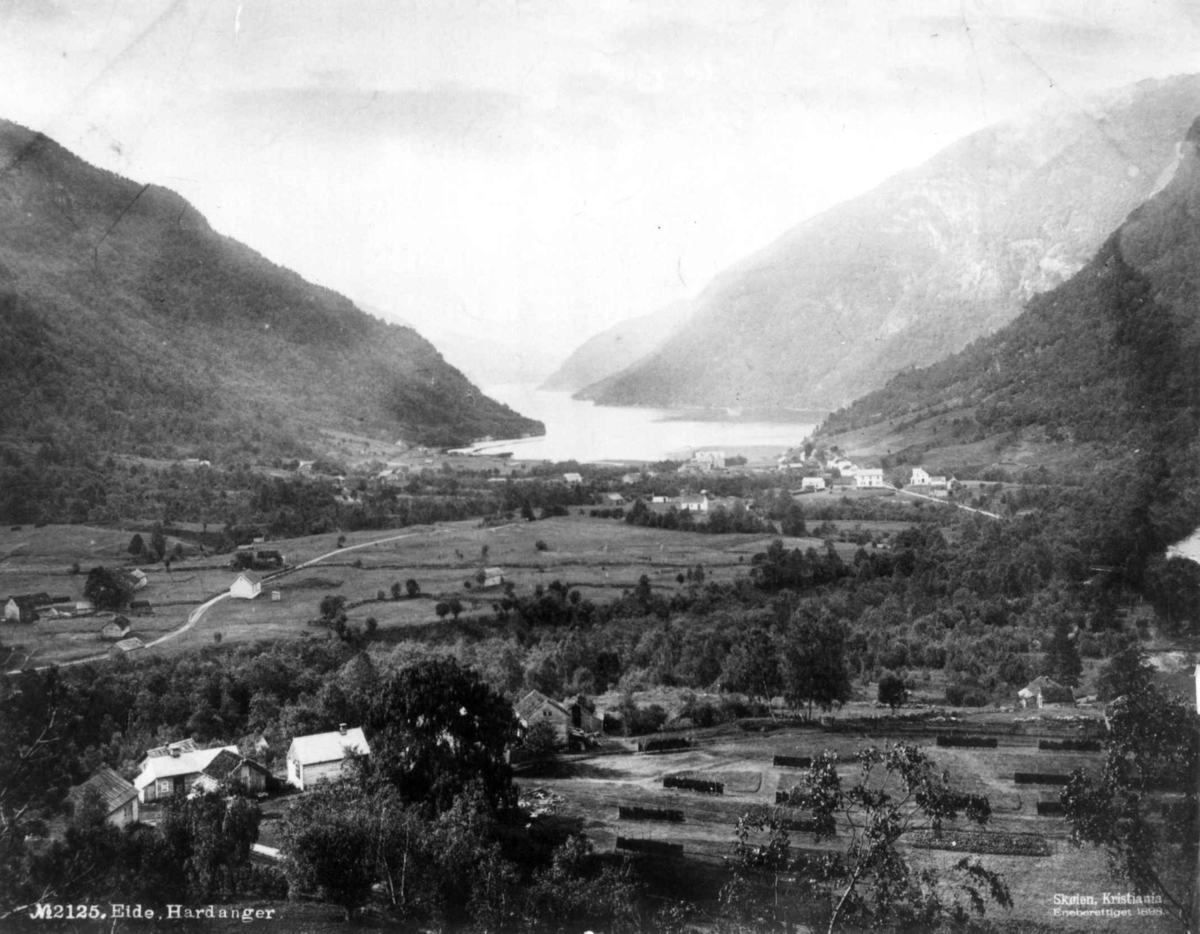 Marthinius Skøien, Eide, Granvin, Hordaland. Utsyn over tettsted.