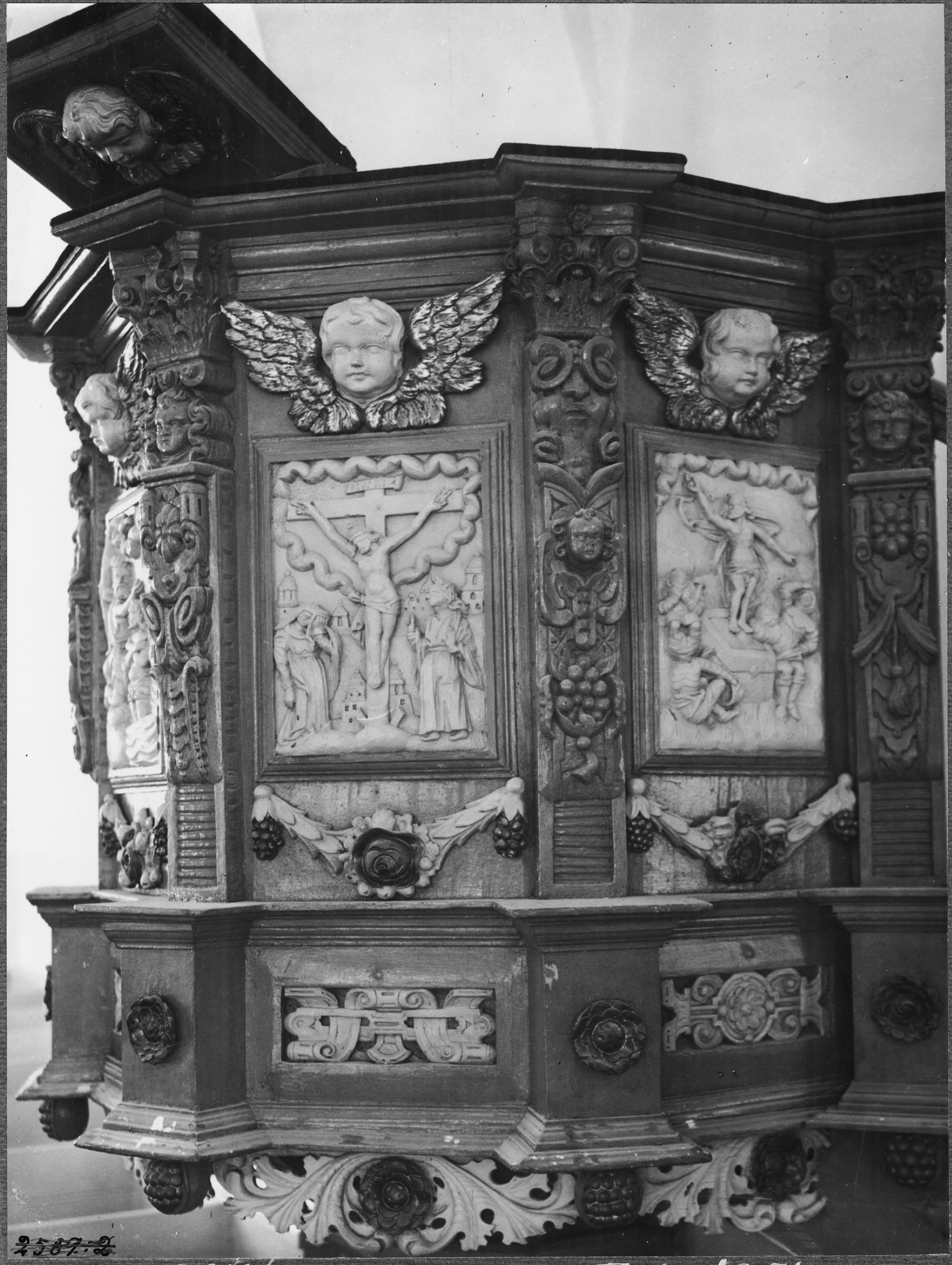 Olle Hellström, Valstads kyrka