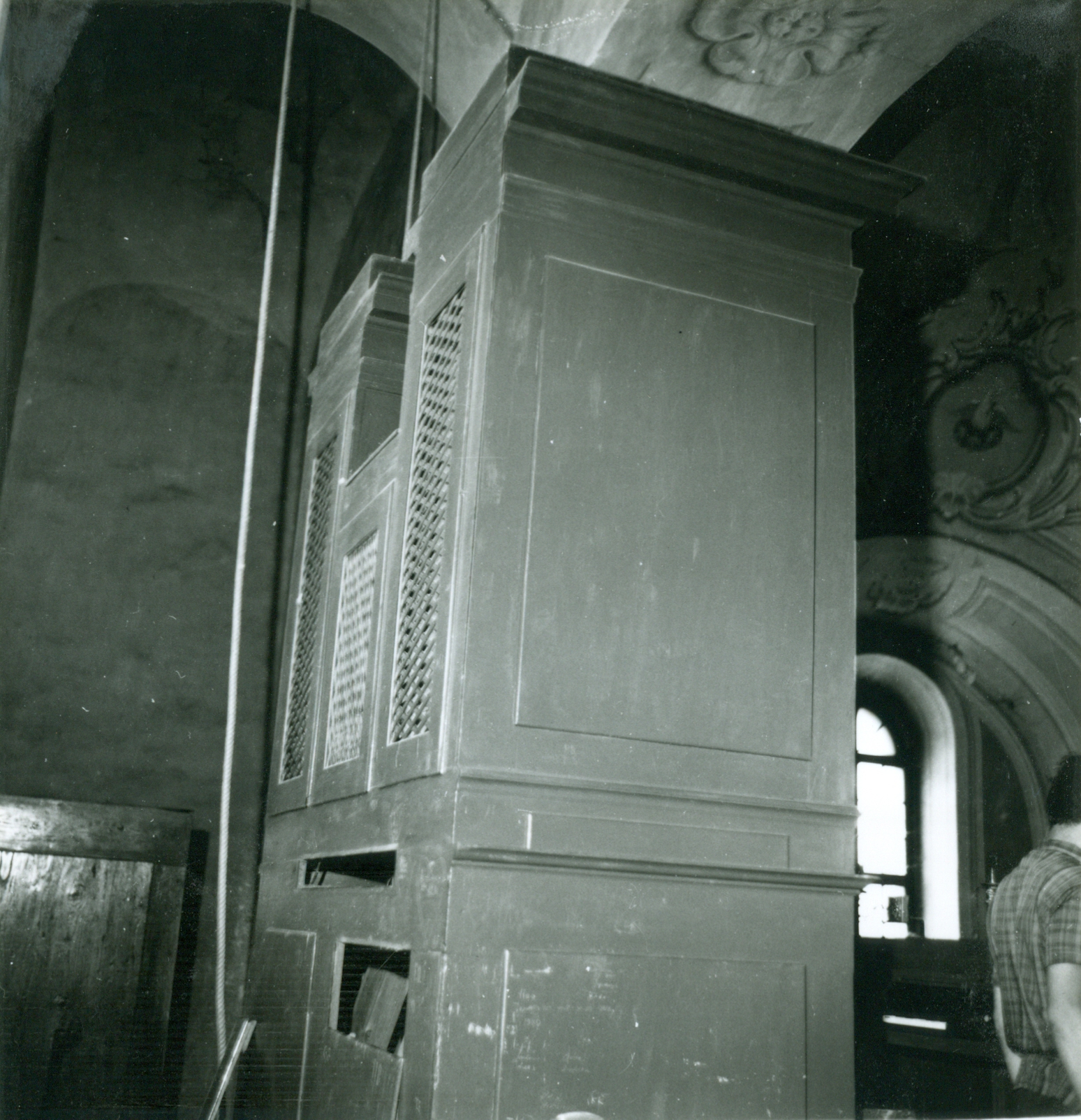 Nino Vranić, Bilje (Beli Manastir) - Kapela Sv. Marije - Pogled sa strane na začeljnu i lijevu bočnu stranu kućišta