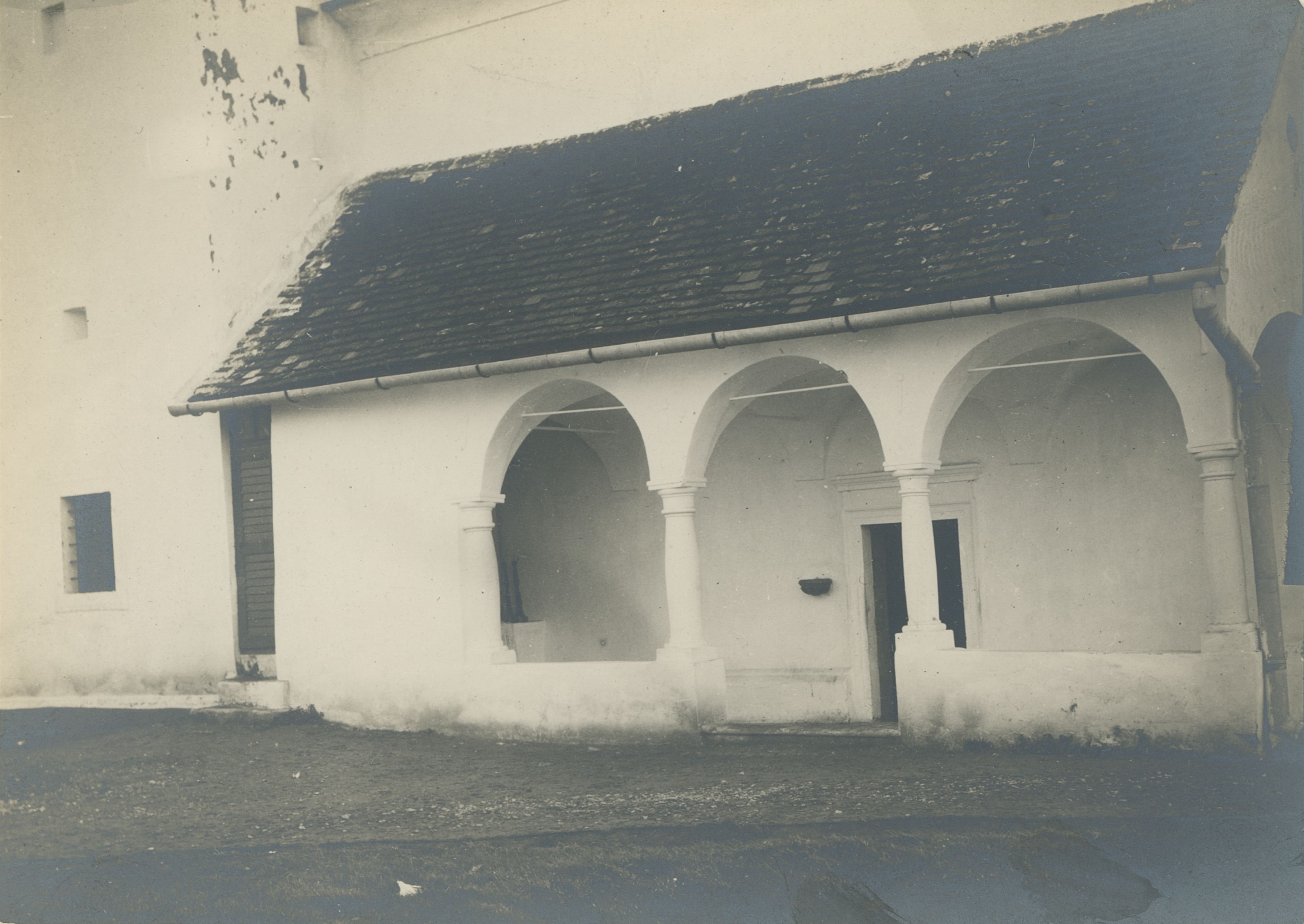 neutvrđen autor, Gornji Kneginec - Crkva sv. Marije Magdalene, trijem