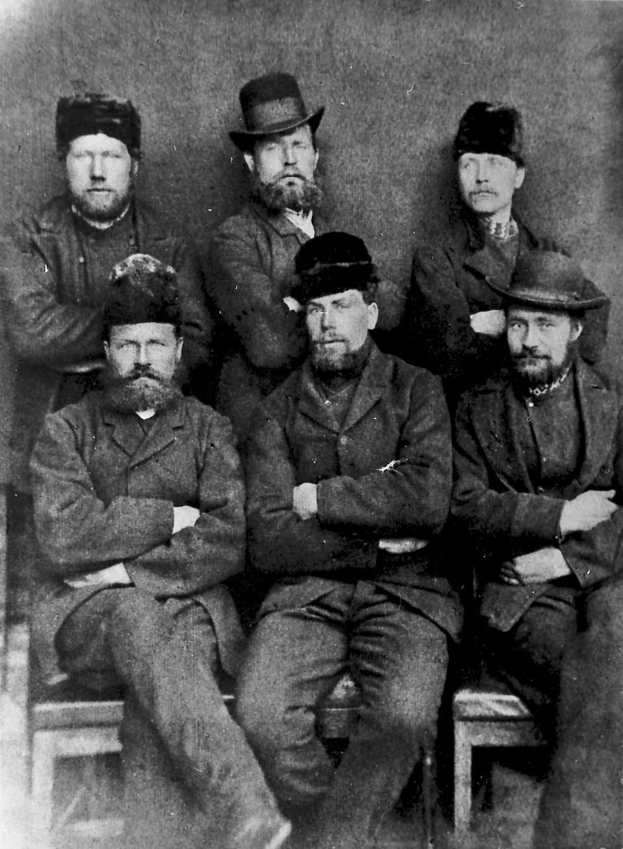 Jan Erik Øvergård, Gruppebilde, menn, klær.