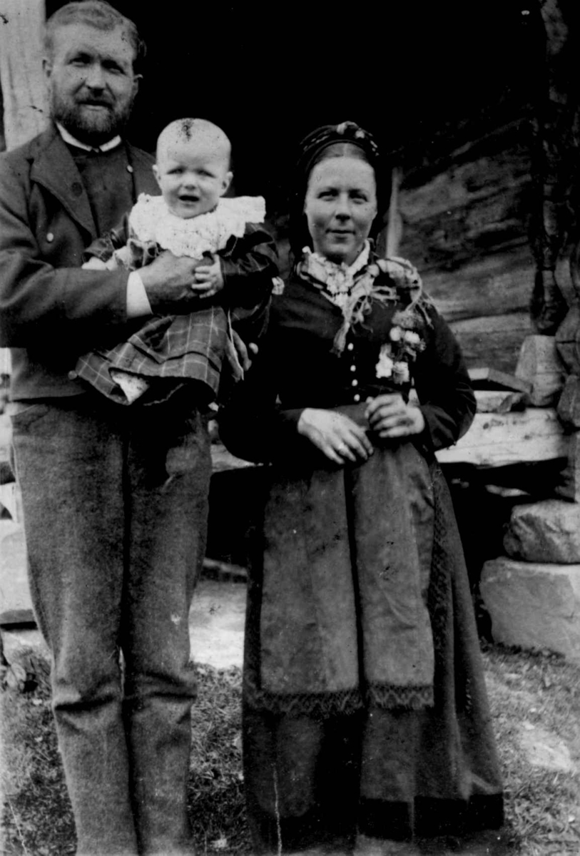 Ukjent, Fra en serie fotografier fra et album som har tilhørt folklorist og professor Moltke Moe (1859-1913), antatt fra 1880-årene med motiver fra Telemark.