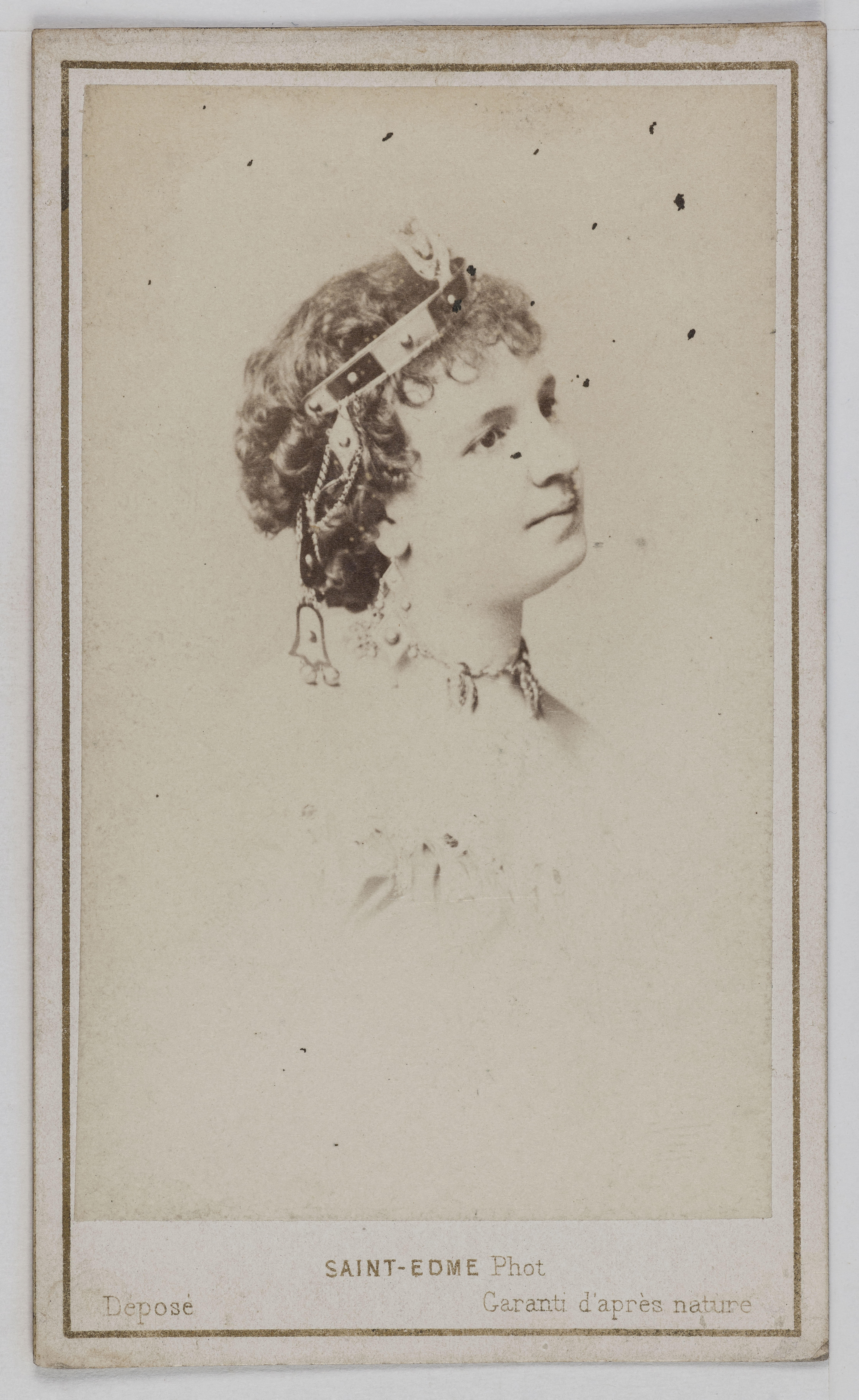 Saint-Edme, Portrait d'Hélène Verdier, actrice au Théâtre de la Gaîté en 1867, au Théâtre de la Porte Saint-Martin et au Théâtre de l'Ambigu-Comique.