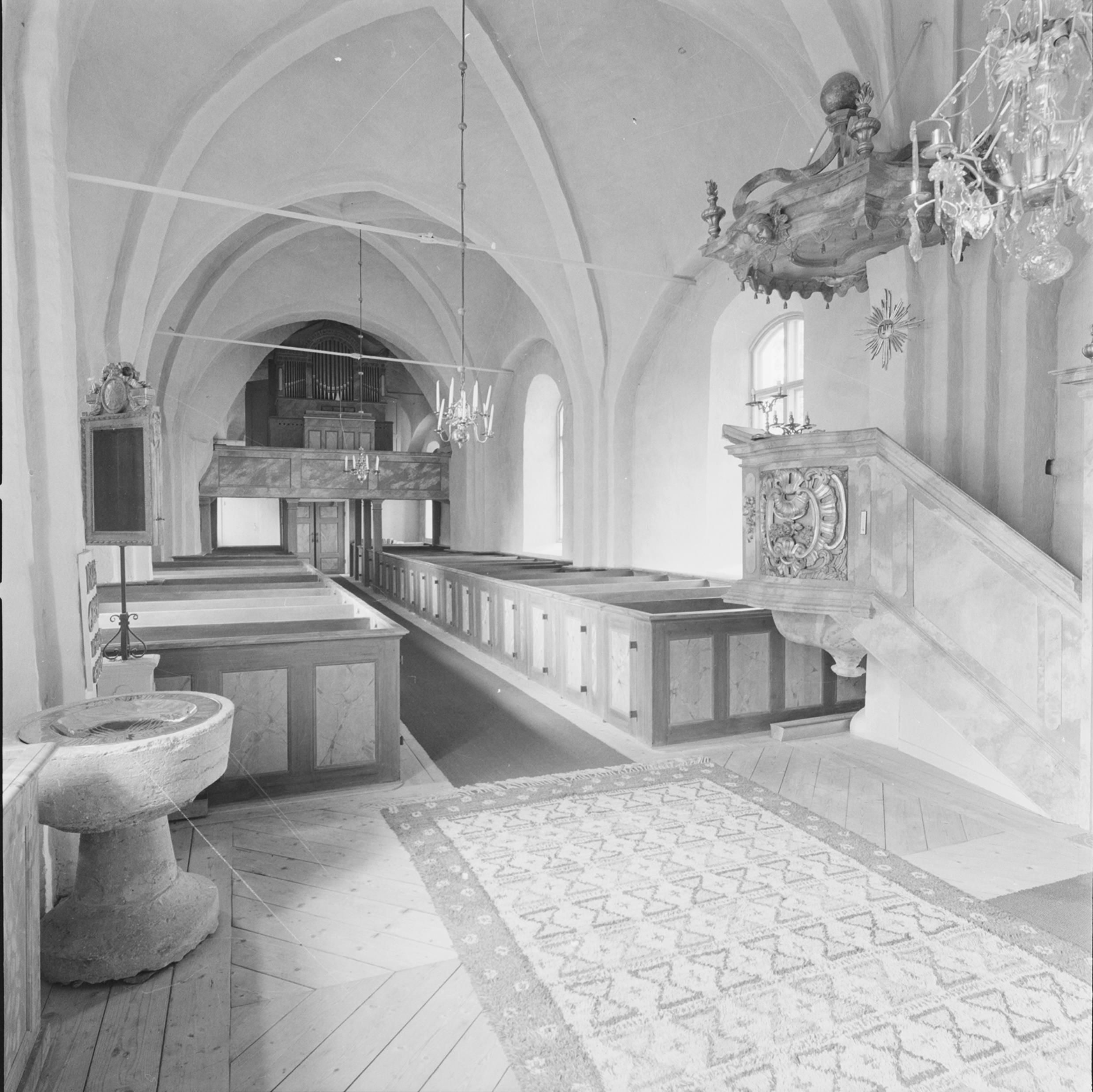 Nils Lagergren, Husby-Sjuhundra kyrka