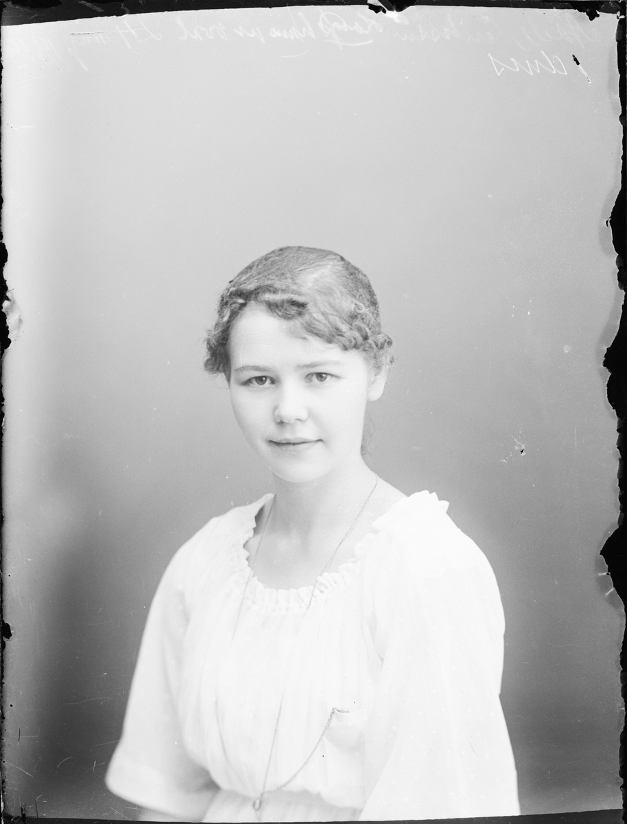 Skötsner-Edhlund, Adele Eriksson från Hargshamn, Uppland, 1919