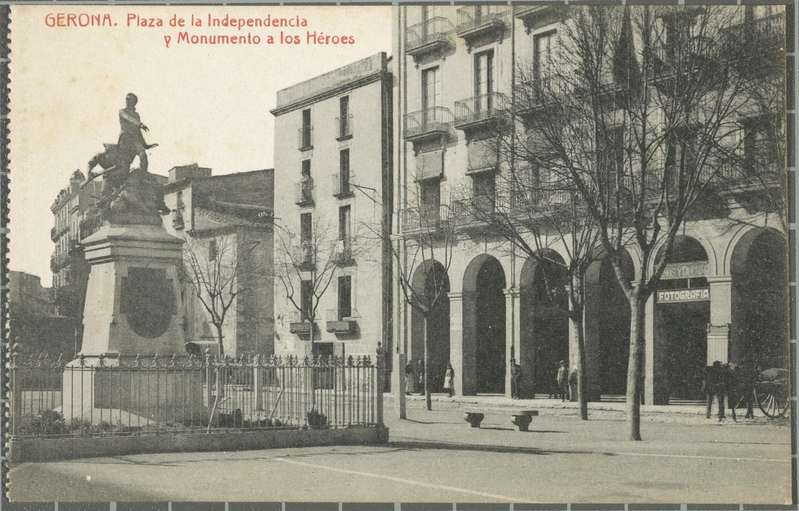 Desconegut, Gerona. Plaza de la Independencia y Monumento a los Héroes