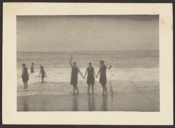 Louis Fleckenstein, [Figures on the Beach with Seaweed]