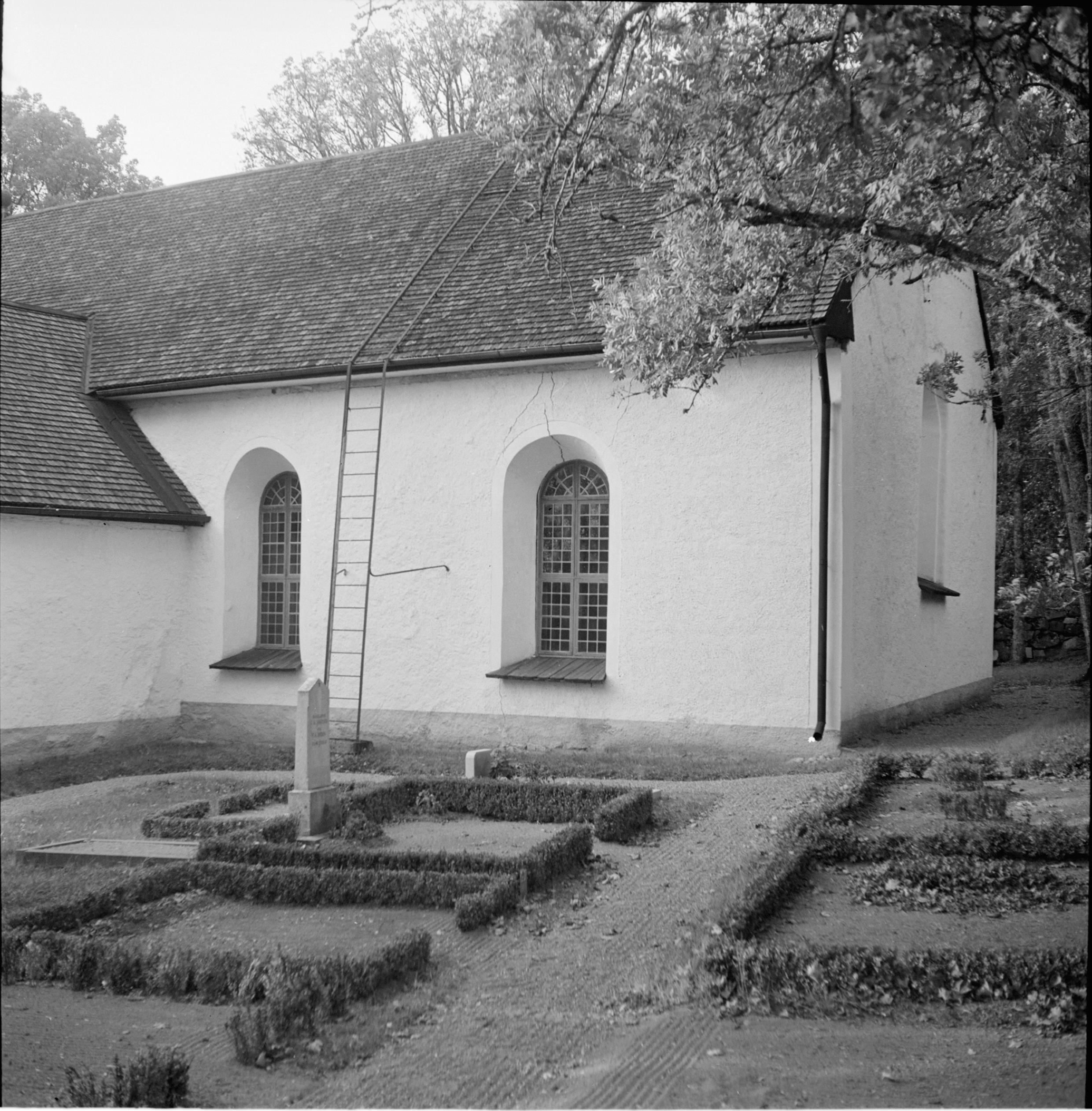 Nils Lagergren, Fröslunda kyrka