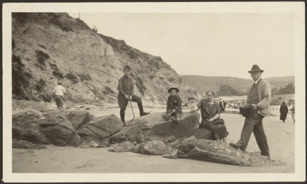 Louis Fleckenstein, [Fleckenstein with Camera and Family at Beach]