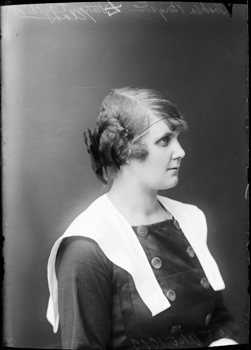 Skötsner-Edhlund, Theckla Bergström från Östhammar, Uppland 1919