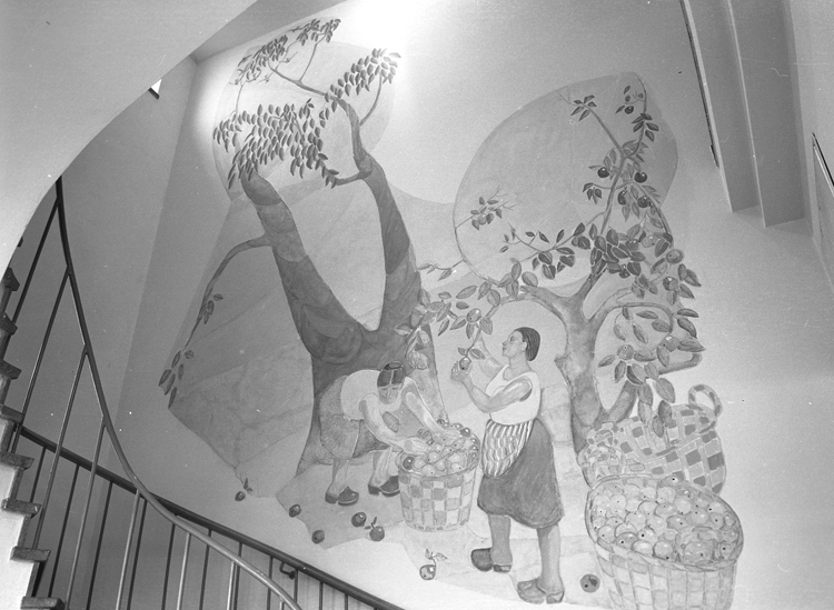 Alvar Clevfors, Text for the picture: “The artist G. Fougstedt. Ulrikedal. Paints wall. PLM. 1952.11” in