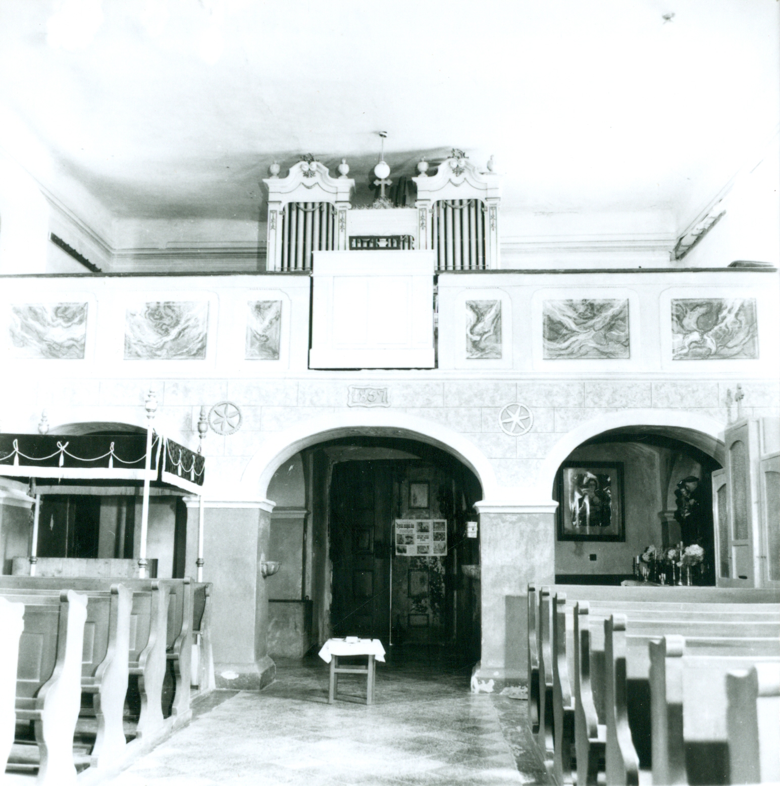 Nino Vranić, Kneževi Vinogradi (Beli Manastir) - Župna crkva Sv. Arhanđela Mihajla - Smještaj u prostoru
