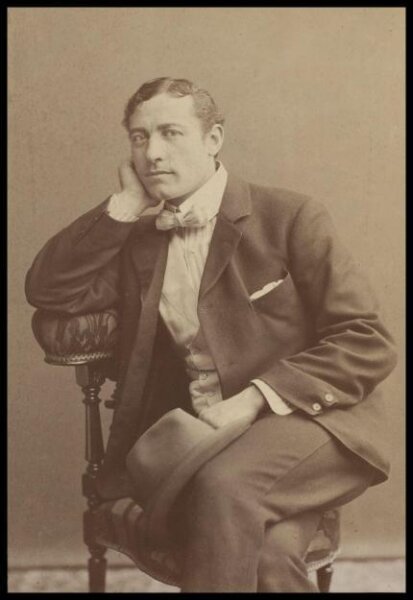 London Stereoscopic and Photographic Company, Guy Little Theatrical Photograph