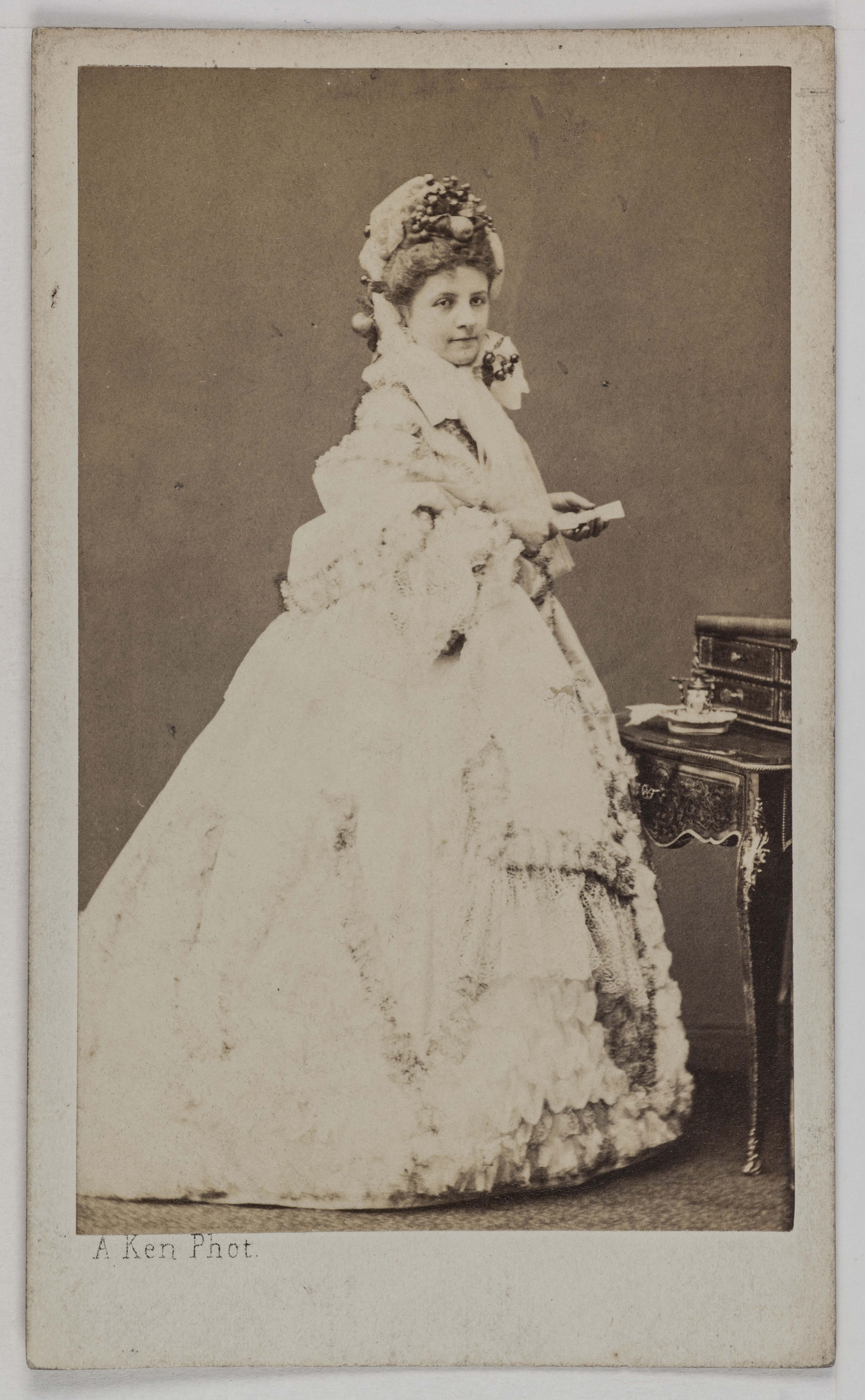 Alexandre Ken, Portrait de Wanda, actrice au Théâtre des Variétés.