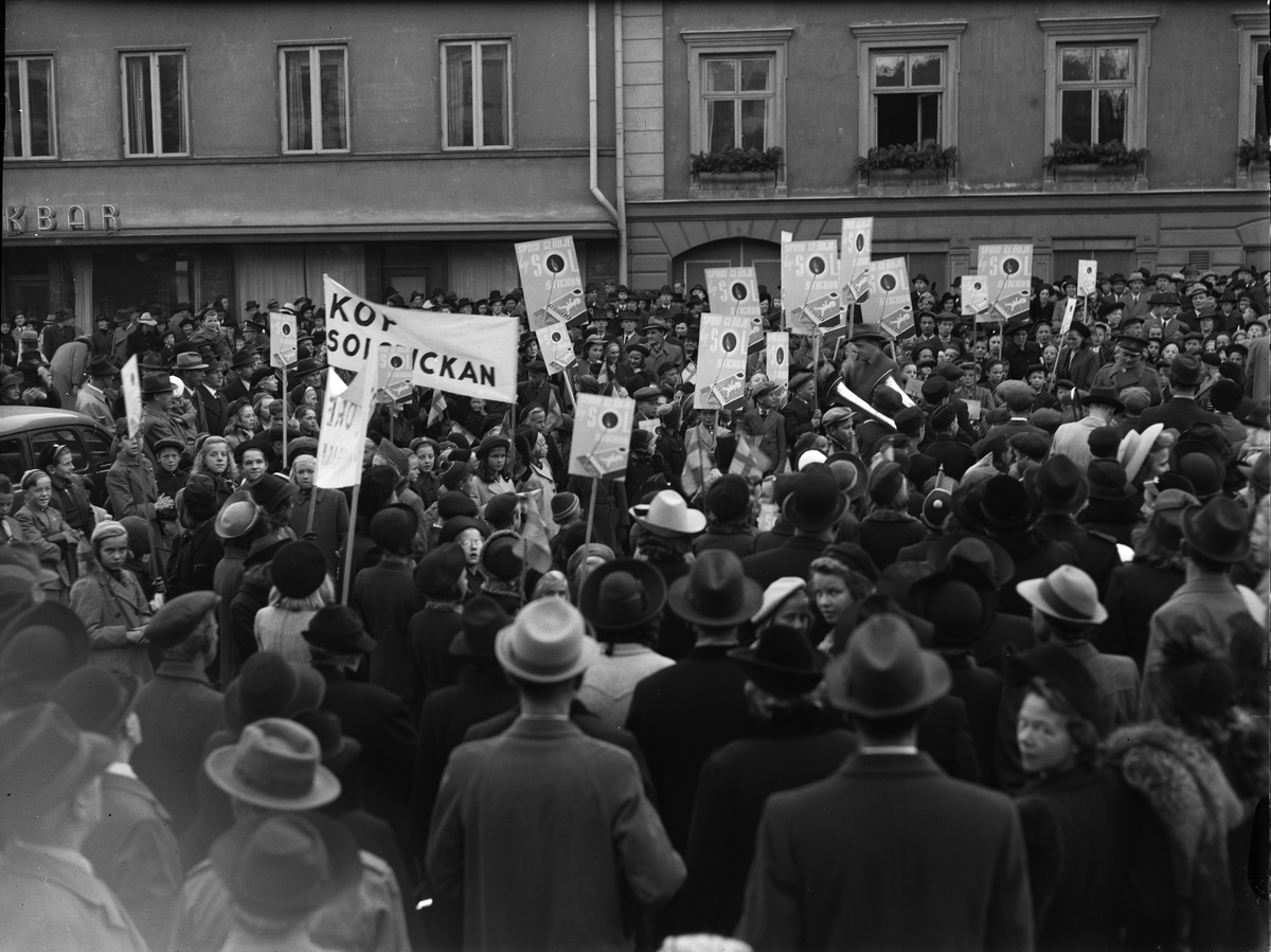 Paul Sandberg, “Solsticke-Week Blowing In,” Fyristorg, Uppsala October 1941