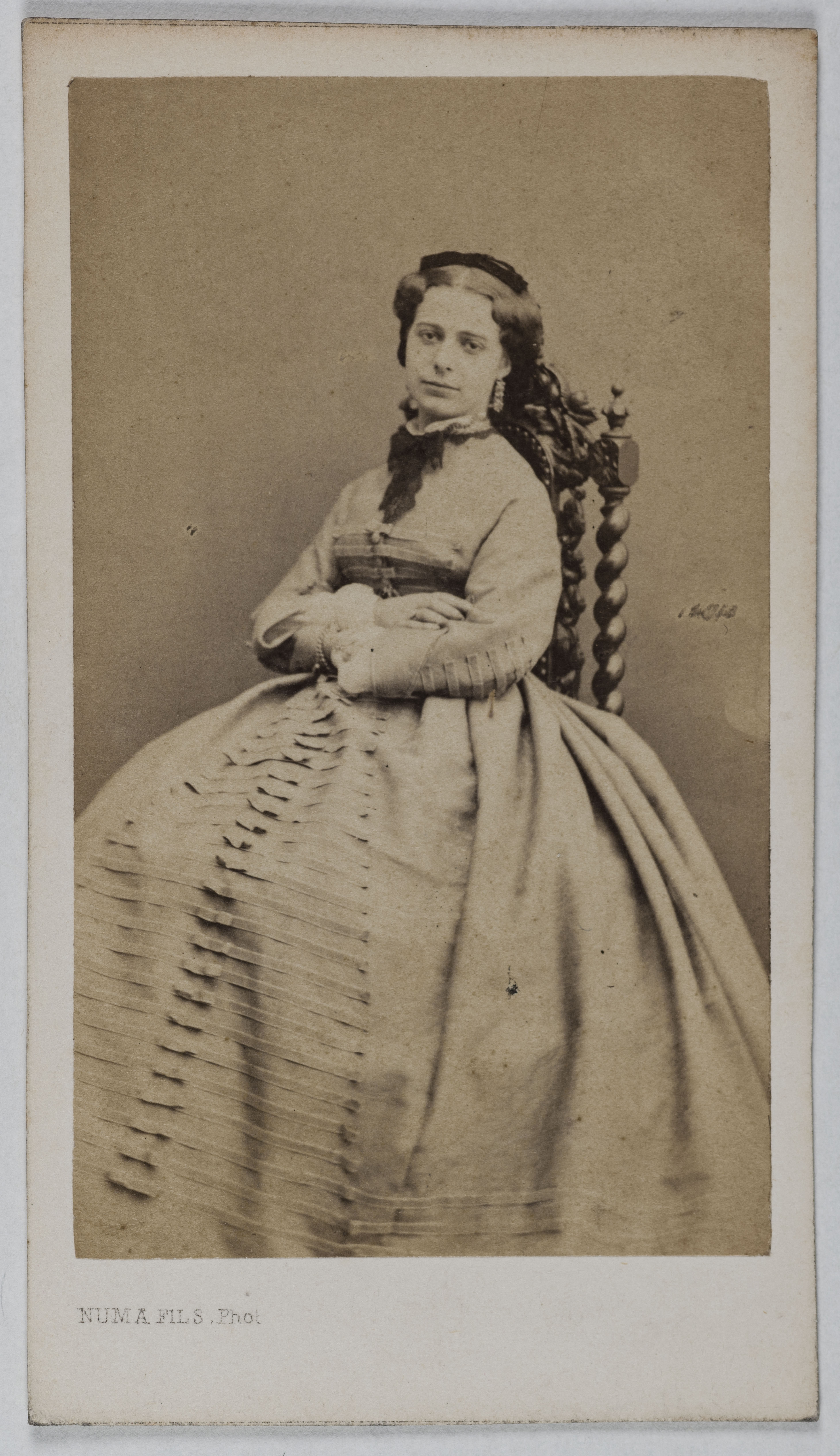 Numa Fils, Portrait d'Emma Fleury (épouse Franceschi), (1837- ), (actrice à la Comédie française)