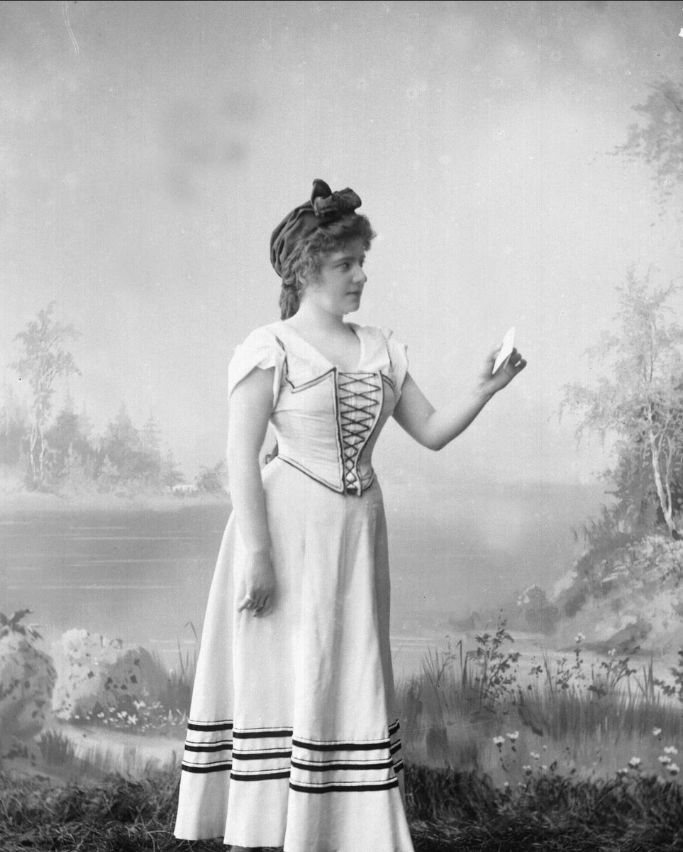 Gustav Borgen, Portrett, sopran Ina Madsen i operaen "Carmen".