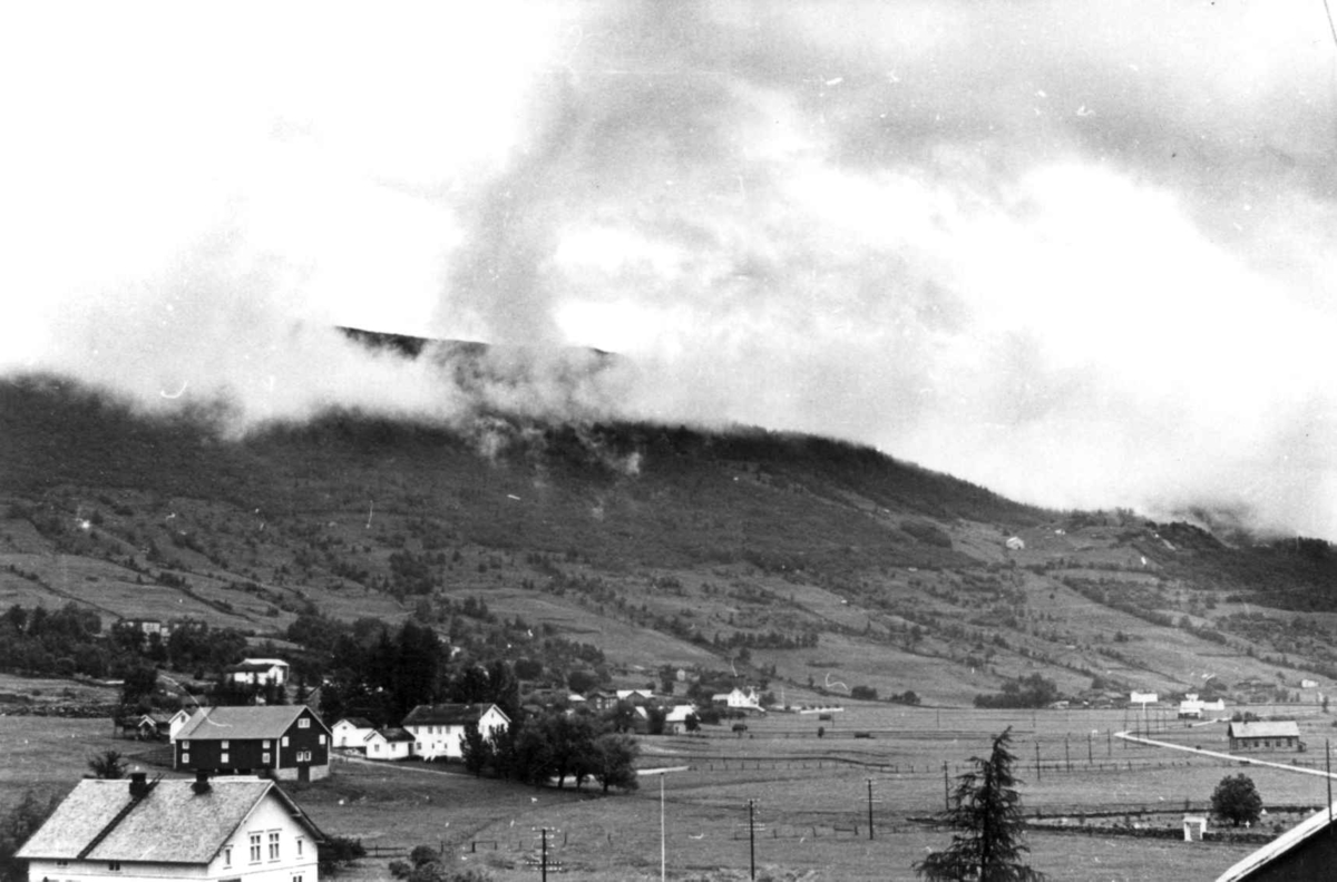 Anna Grostøl, Oversiktsbilde med bebyggelse fra Valle 1939.