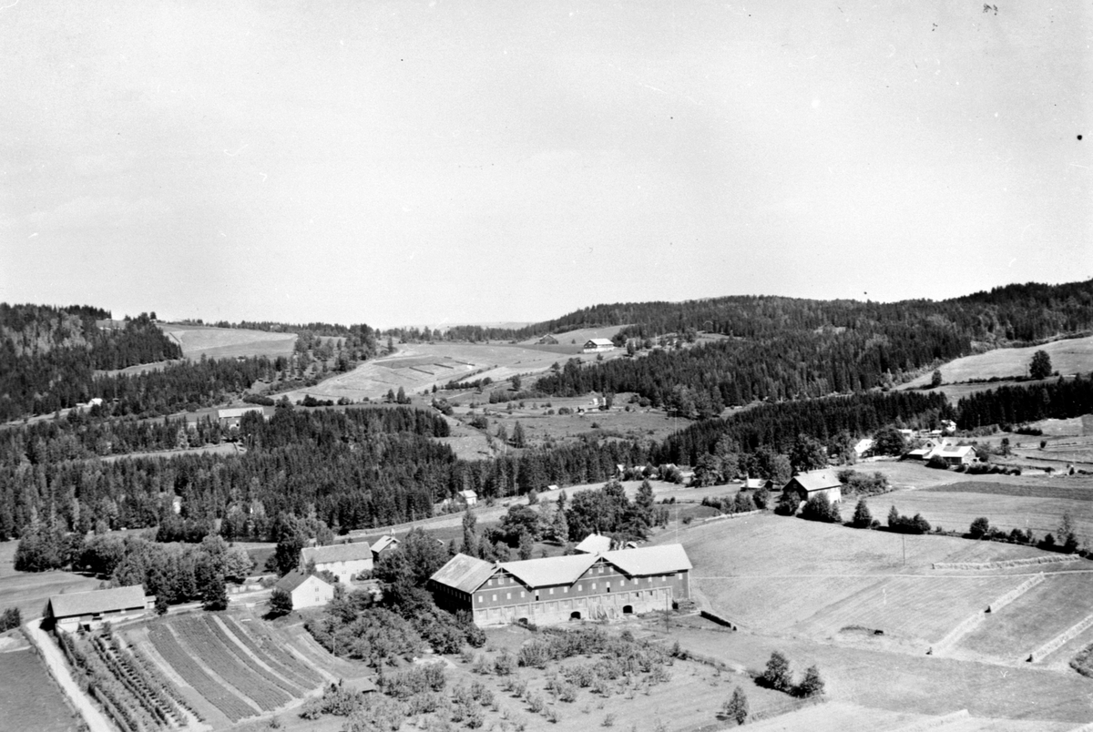 Anno Domkirkeodden, Flyfoto av Saugstad østre gard, Ringsaker.