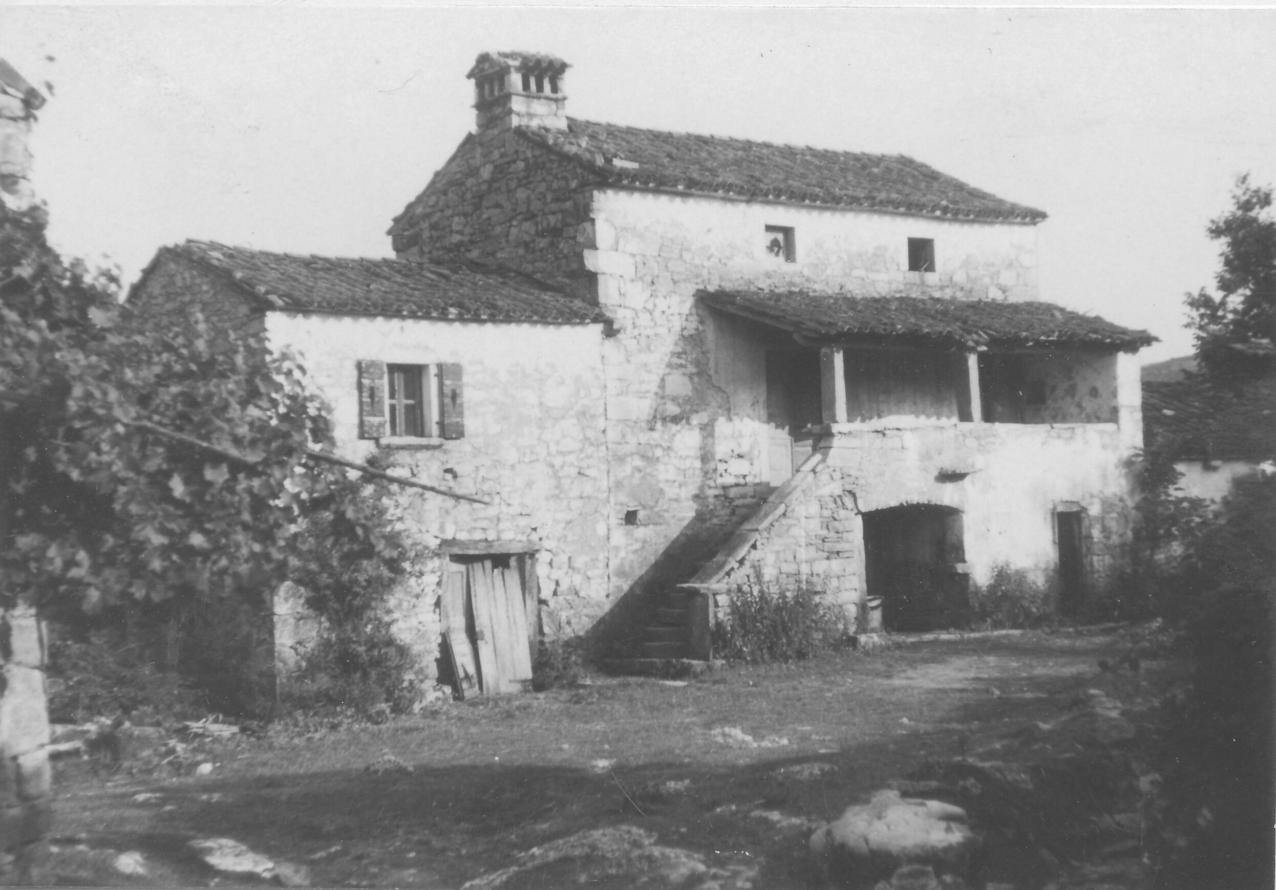 Branko Fučić, Kotli (Buzet), seljačka kuća