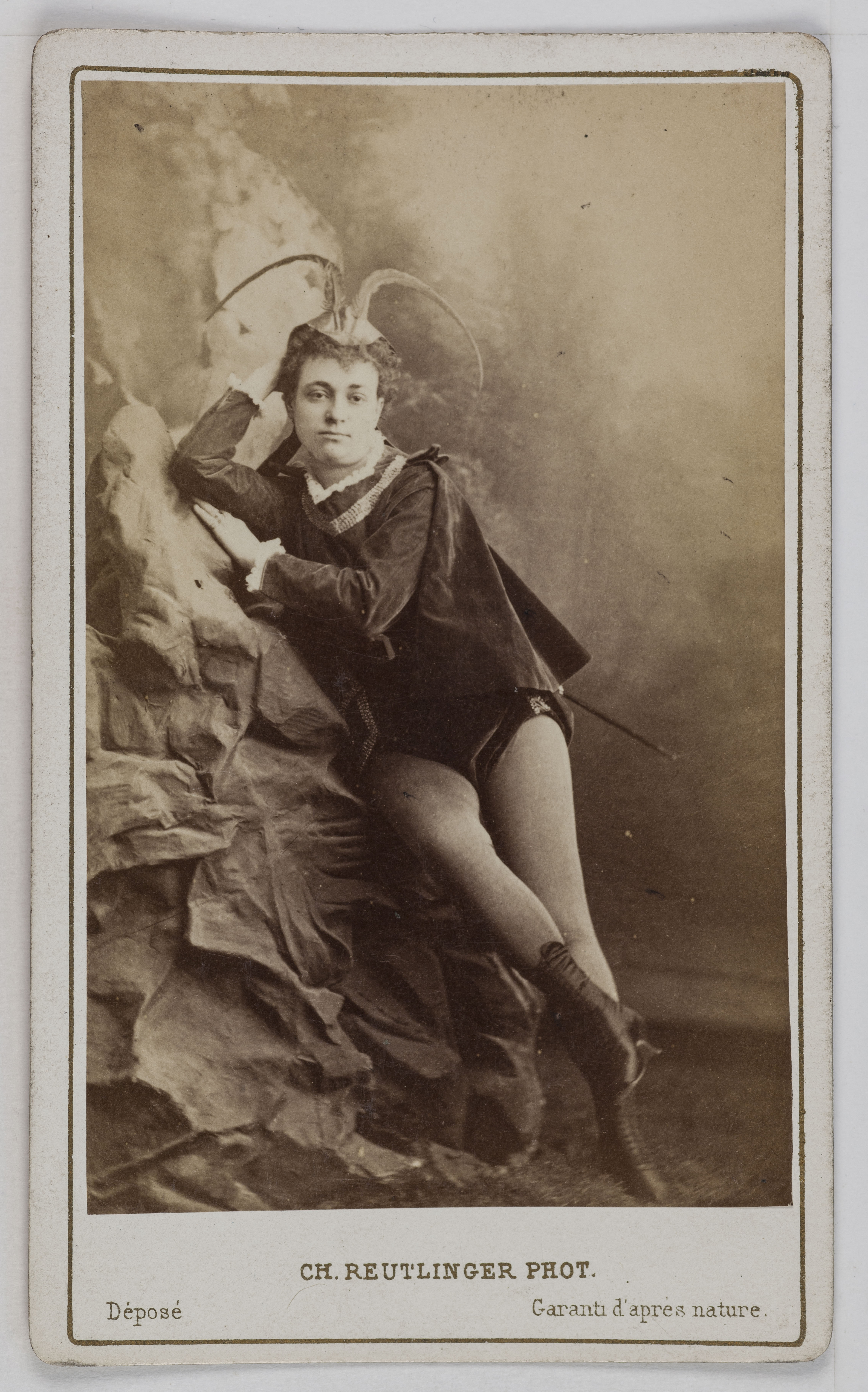 Charles Reutlinger, Portrait de Céline Anna Vanghel ou Van Ghell (18..-19..), mezzo-soprano hollandaise entre 1869 et 1879.