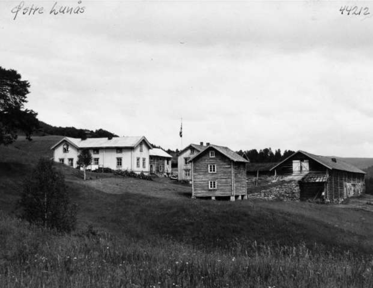 Anders Beer Wilse, Østre Lunås. Karlsgarden i Lonåsen, Tynset kommune i Hedmark fylke, 1936.