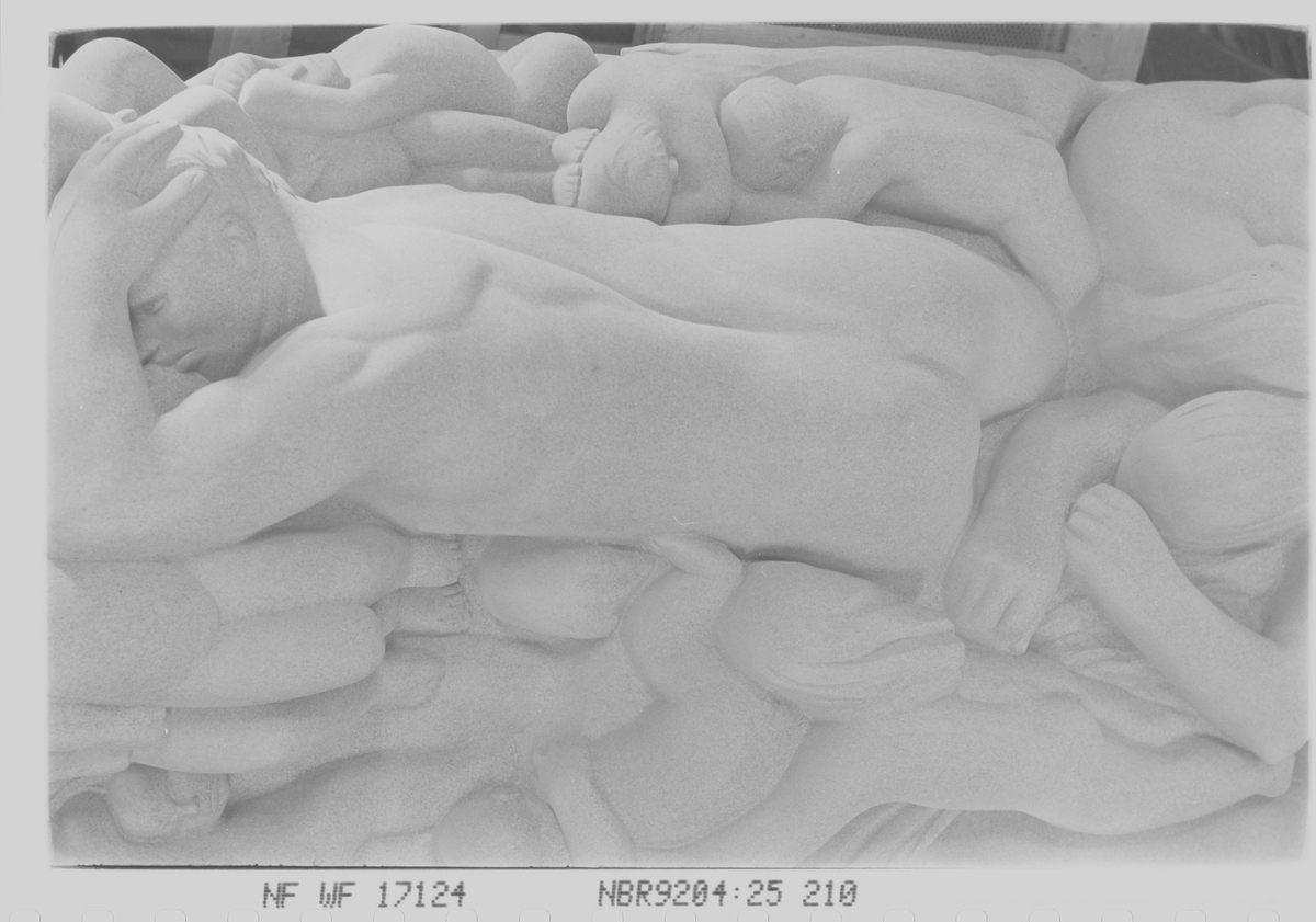 Anders Beer Wilse, Prot: Vigeland. Monolitten. detaljer