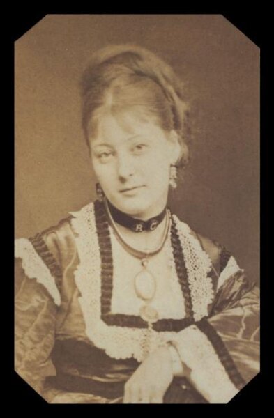 London Stereoscopic and Photographic Company, Guy Little Theatrical Photograph