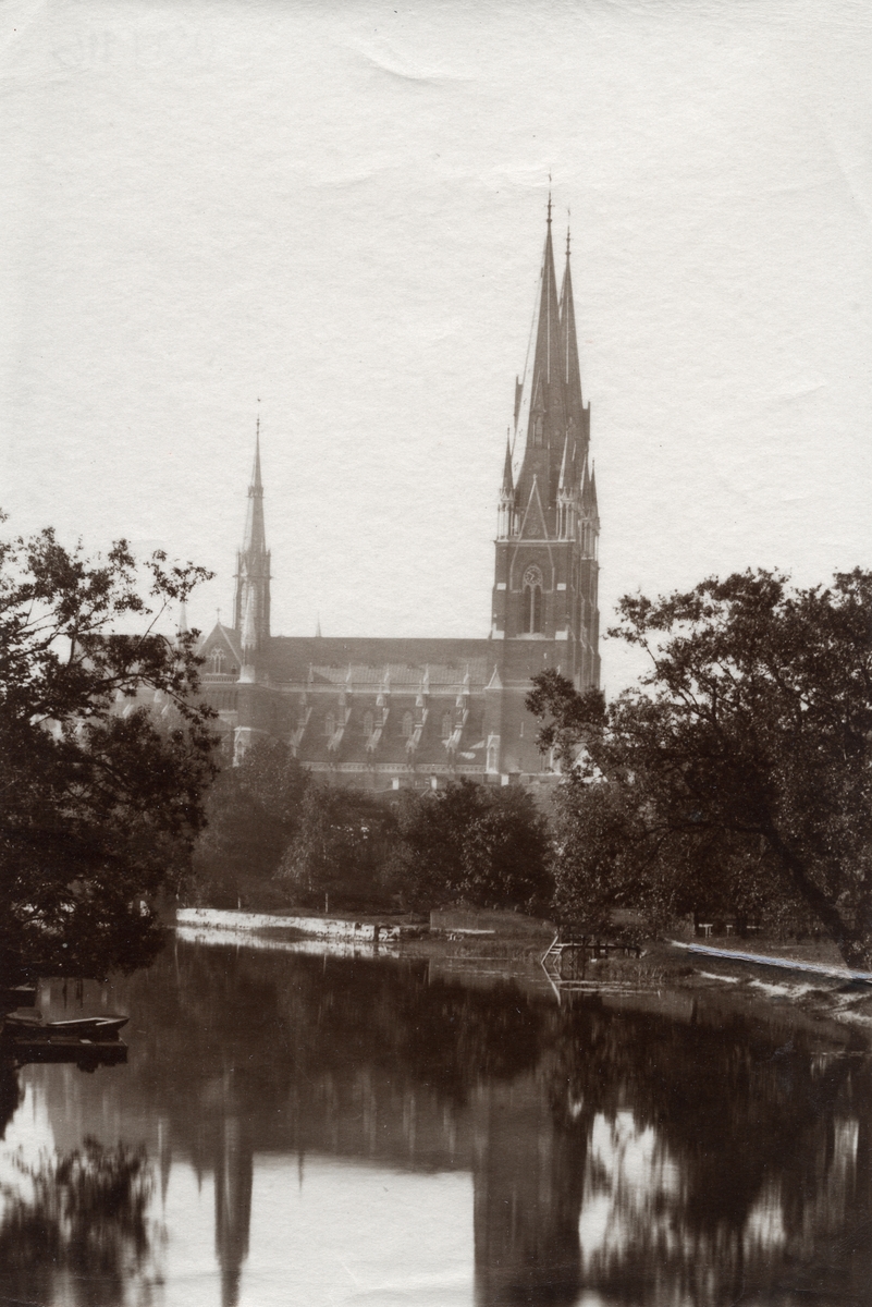 Henri Osti's Fotografiateliér, Fyrisån och Uppsala domkyrka 1891