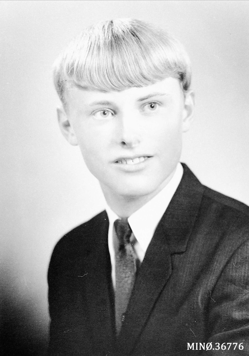 Ellert Kleven, Portrett av ung mann