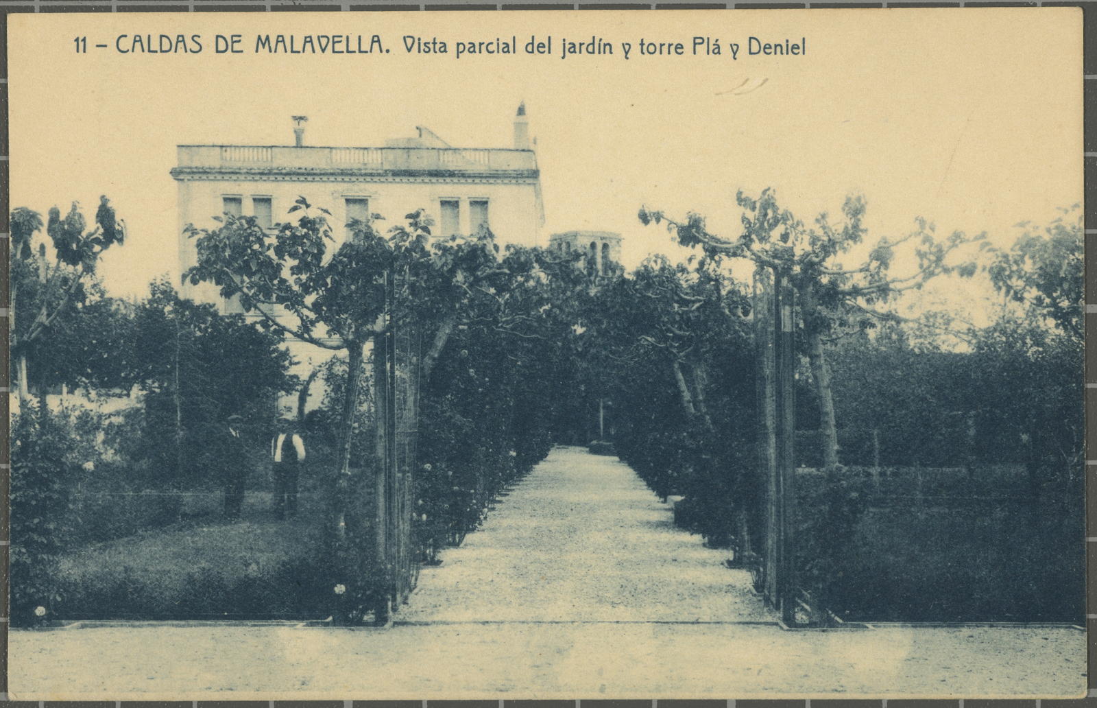 Josep Thomas Bigas, 11 - CALDAS DE MALAVELLA. Vista parcial del jardín y torre Plá y Deniel