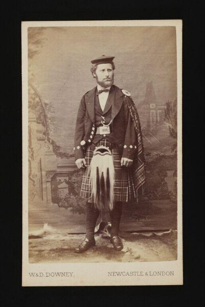 W. & D. Downey, Portrait of a man in highland dress