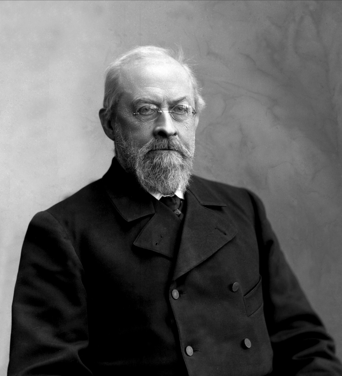 Gustav Borgen, Portrett, mann med skjegg og briller. Statsingeniør Andersen.