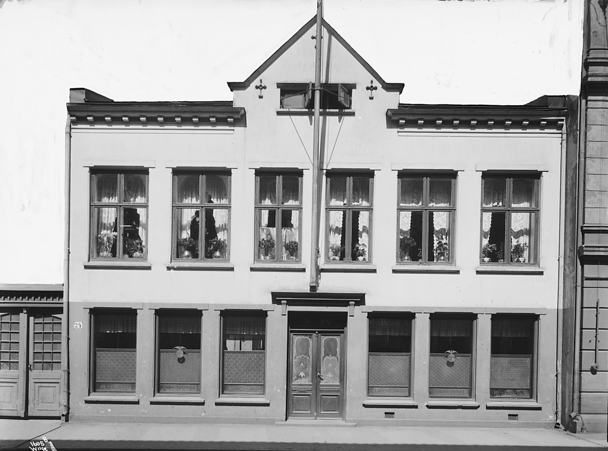 Anders Beer Wilse, Prot: Nilsen restauratør
