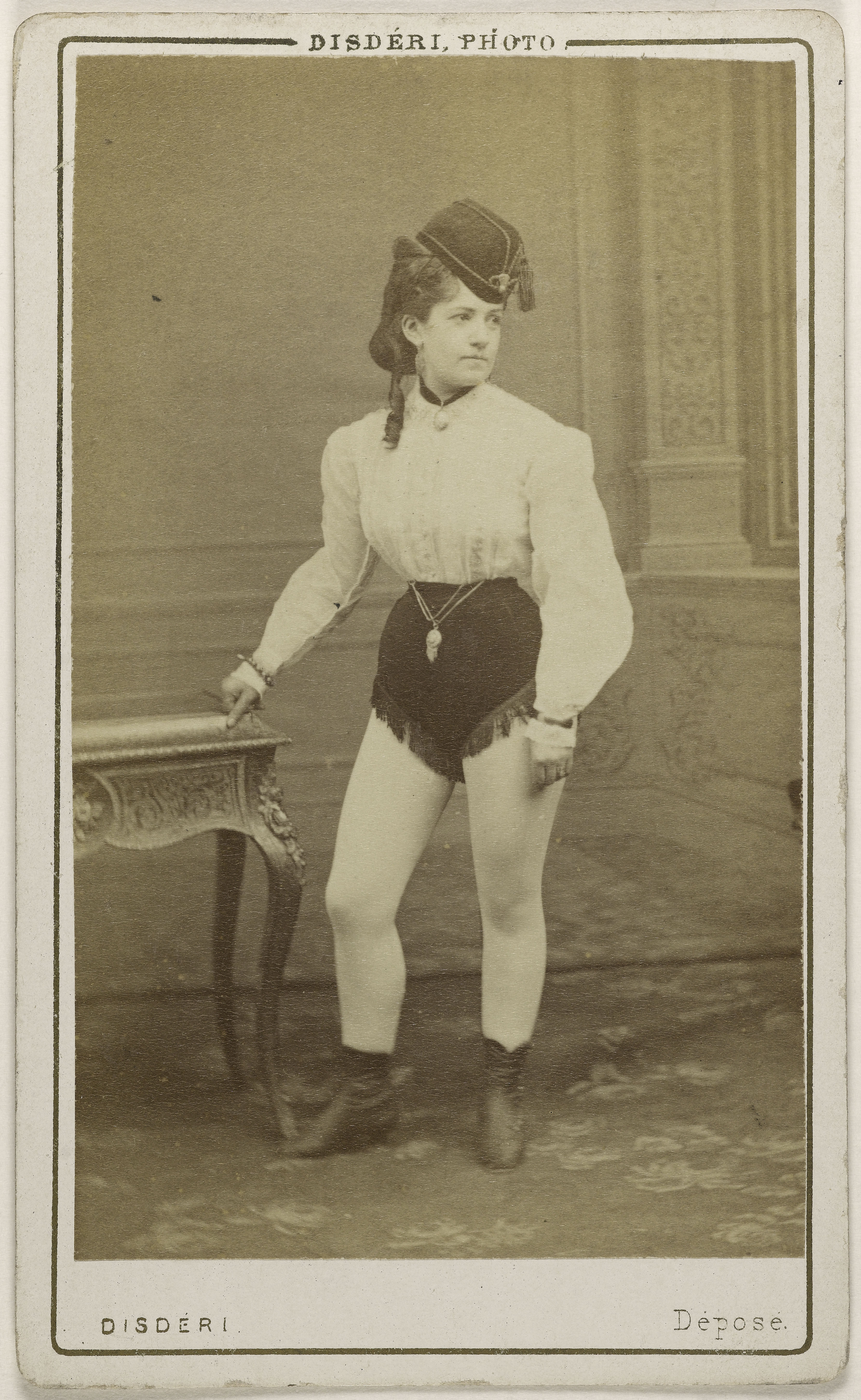 André-Adolphe-Eugène Disdéri, Portrait de Béchade, (danseuse)