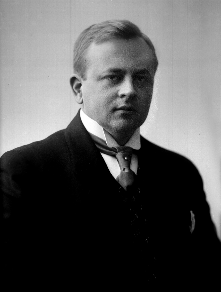 Gustav Borgen, NFB.04878