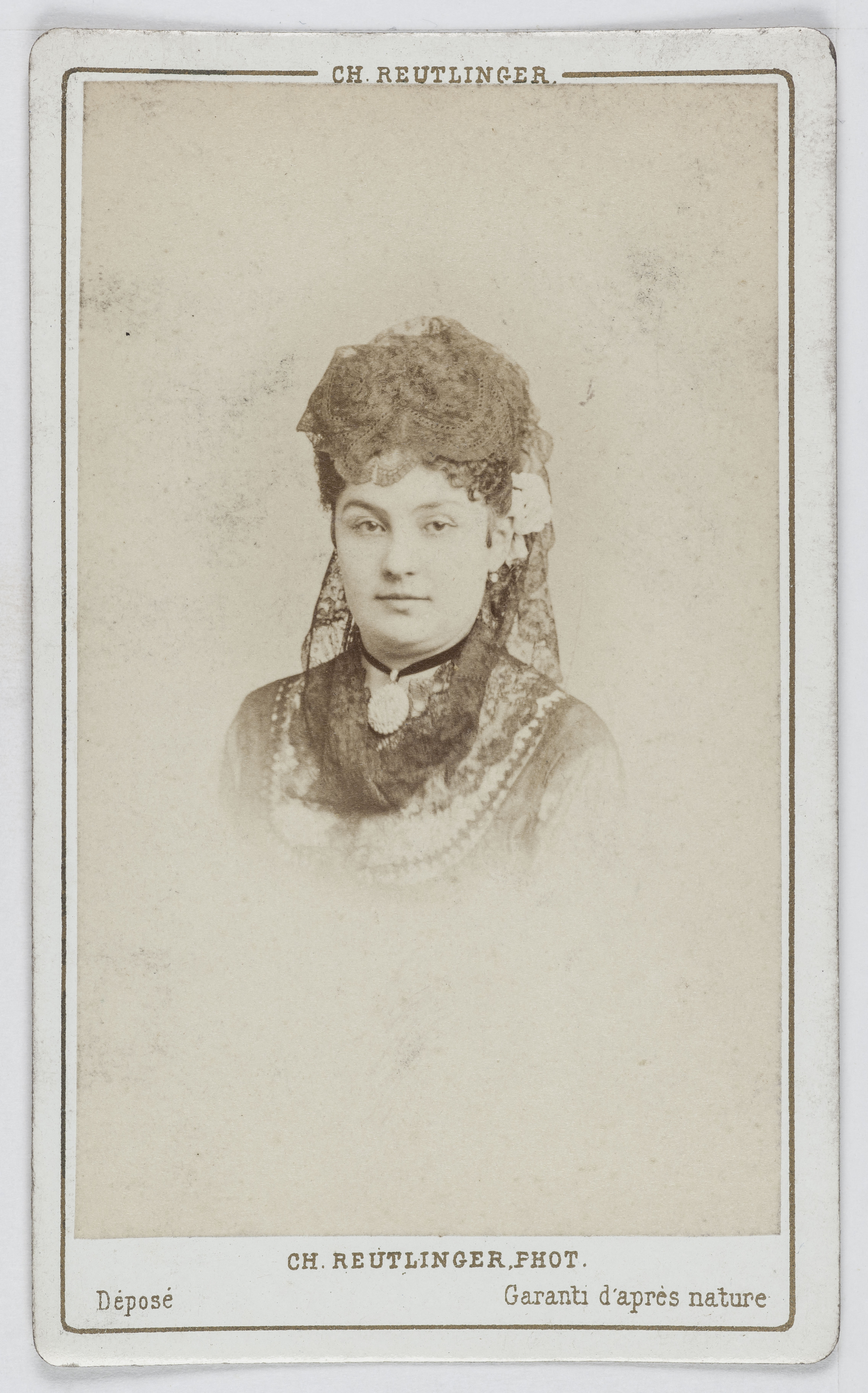 Charles Reutlinger, Portrait de Sylvia Sportas, dite 99 fois Sylvia, actrice au Théâtre du Palais Royal en 1871.