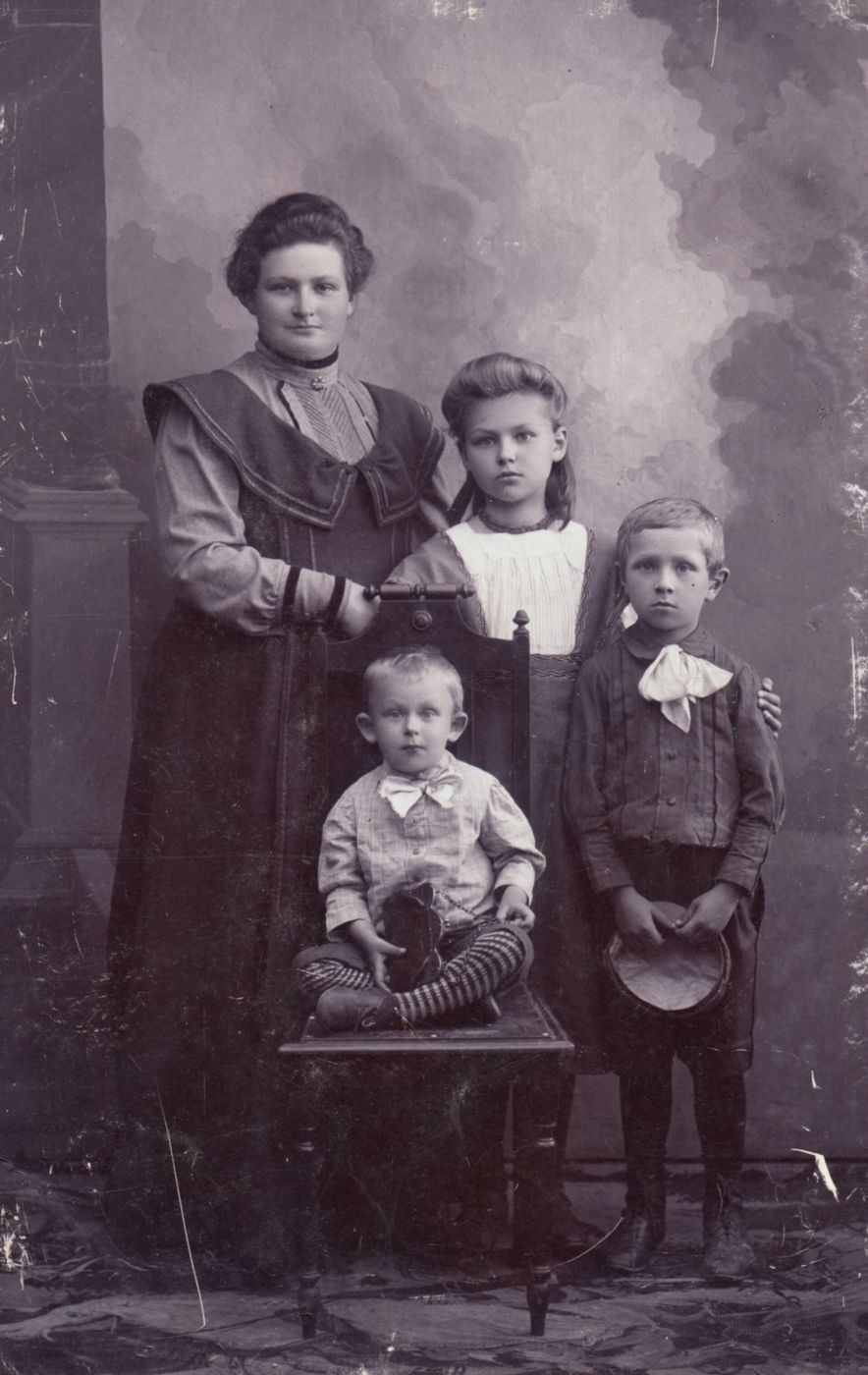 Boruchas Michelsonas, Marija Štreitienė (Marcinovska) su vaikais