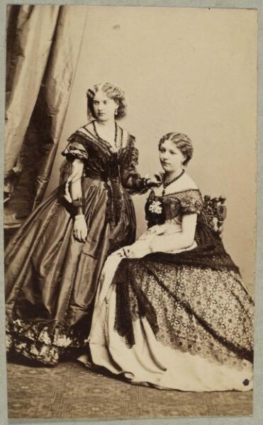 Unknown, Carte-de-visite photographs (480). Four photographs  are dry-mounted to each sheet (120).