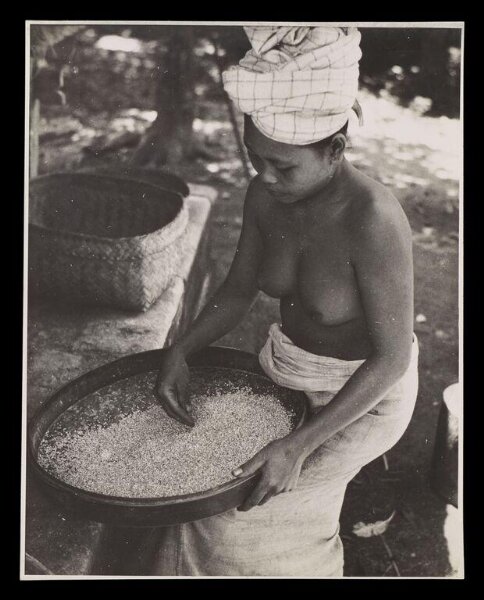 Hardy, Bert, Portraits of women, Bali