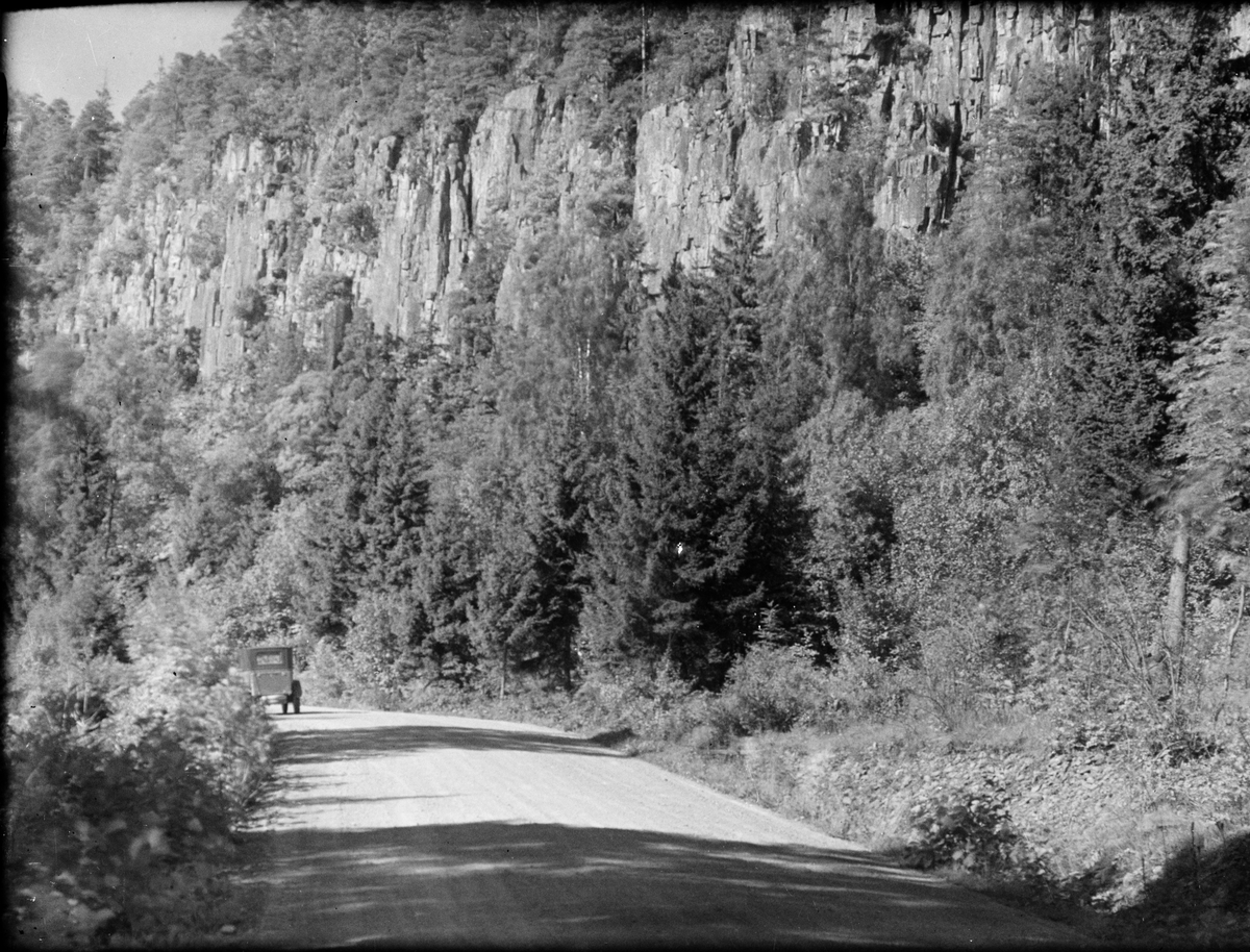 Skötsner-Edhlund, Väg vid berget, Västergötland