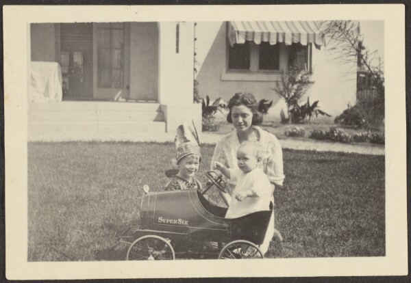 Louis Fleckenstein, [Woman and Children]