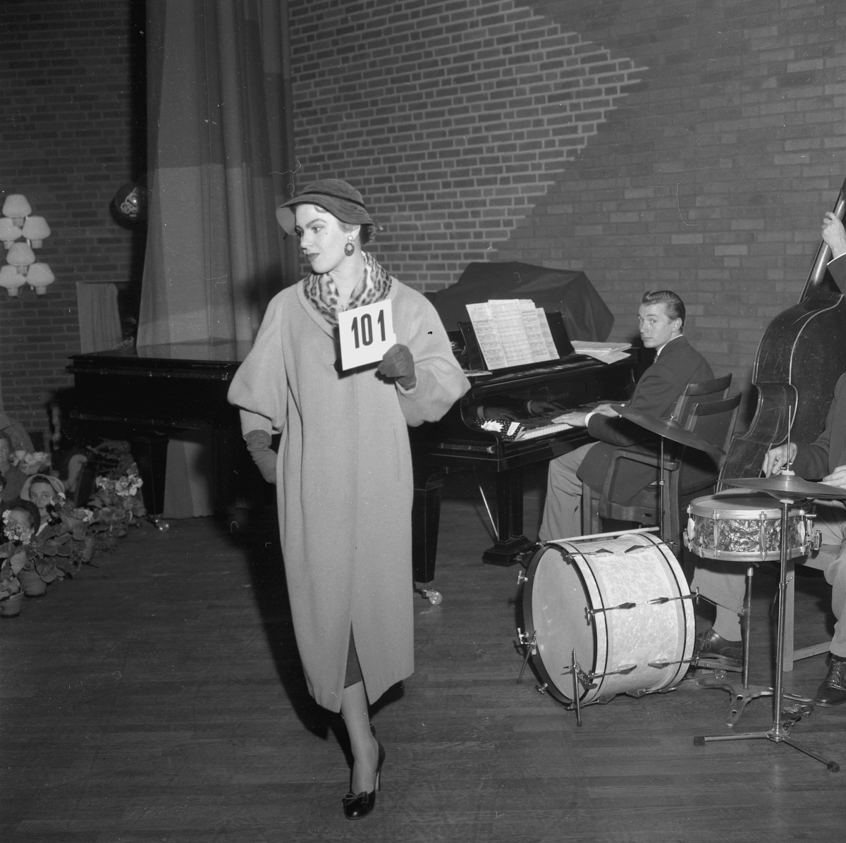 Örebro Kuriren, Screenplay in Karlskoga. October 1, 1955.