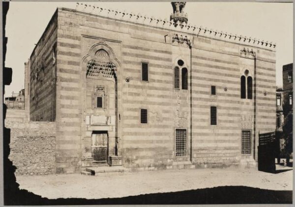 K.A.C. Creswell, The southwest façade of the madrasa of Sultan al-Ashraf Qaytbay at Qal'at al-Kabsh, Cairo