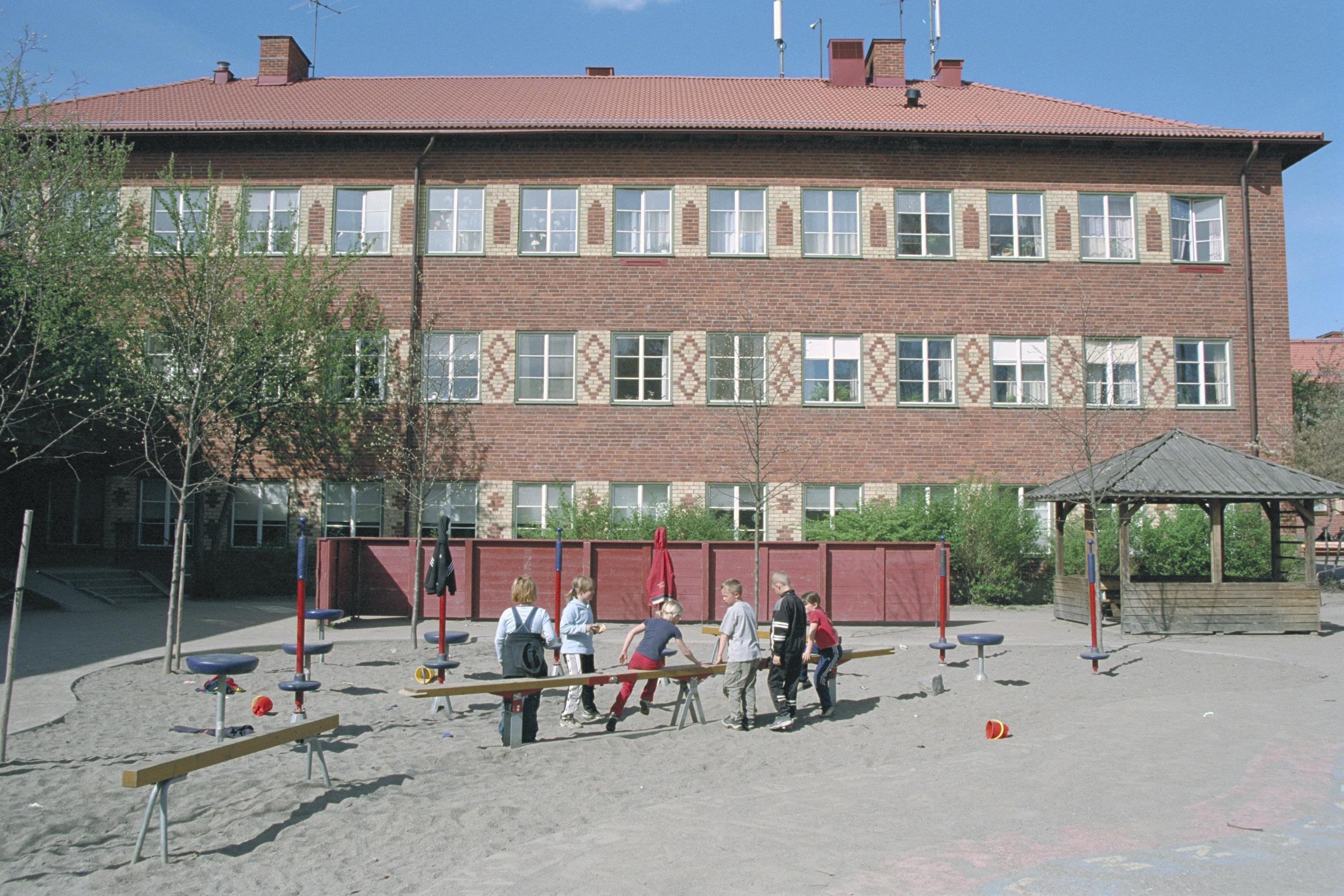 Bengt A Lundberg, Sköndalsskolan
