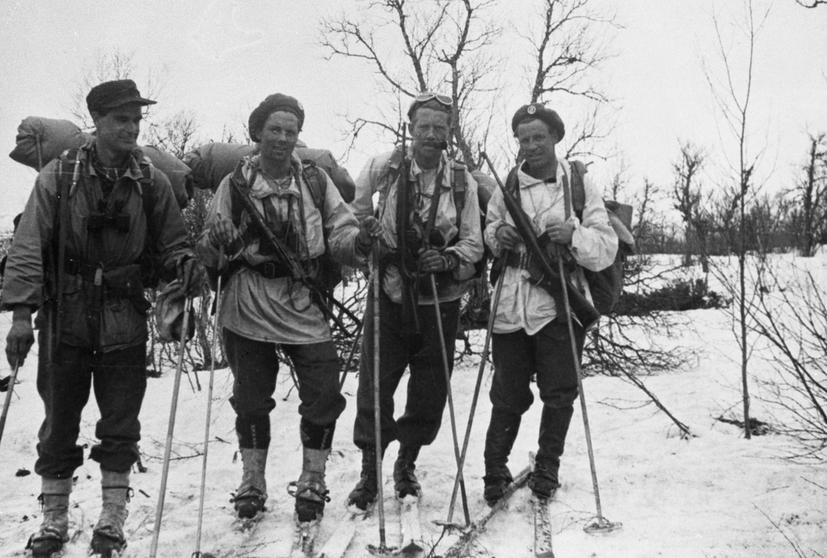 Oddvar Dobloug, Fire karer fra Lingegruppe Grebe Red (Se også MINØ.038019)