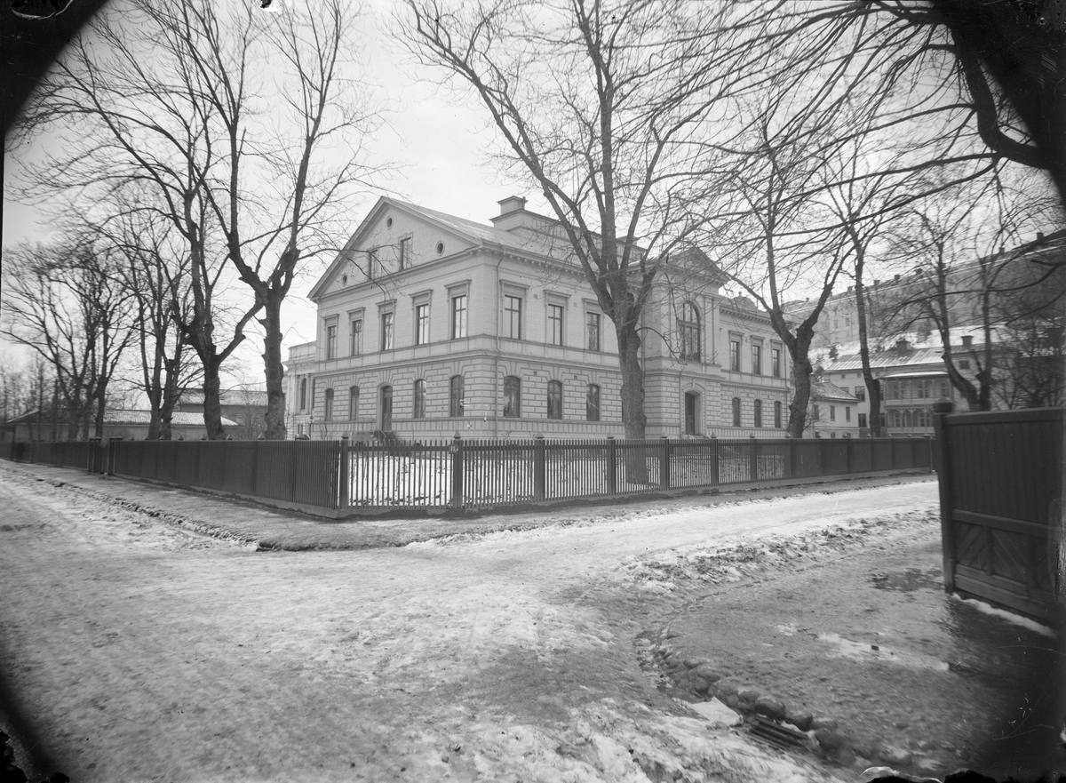Henri Osti's Fotografiateliér, Fysiologiska institutionen, Regnellianum, Slottsgränd 3, Fjärdingen, Uppsala före 1914