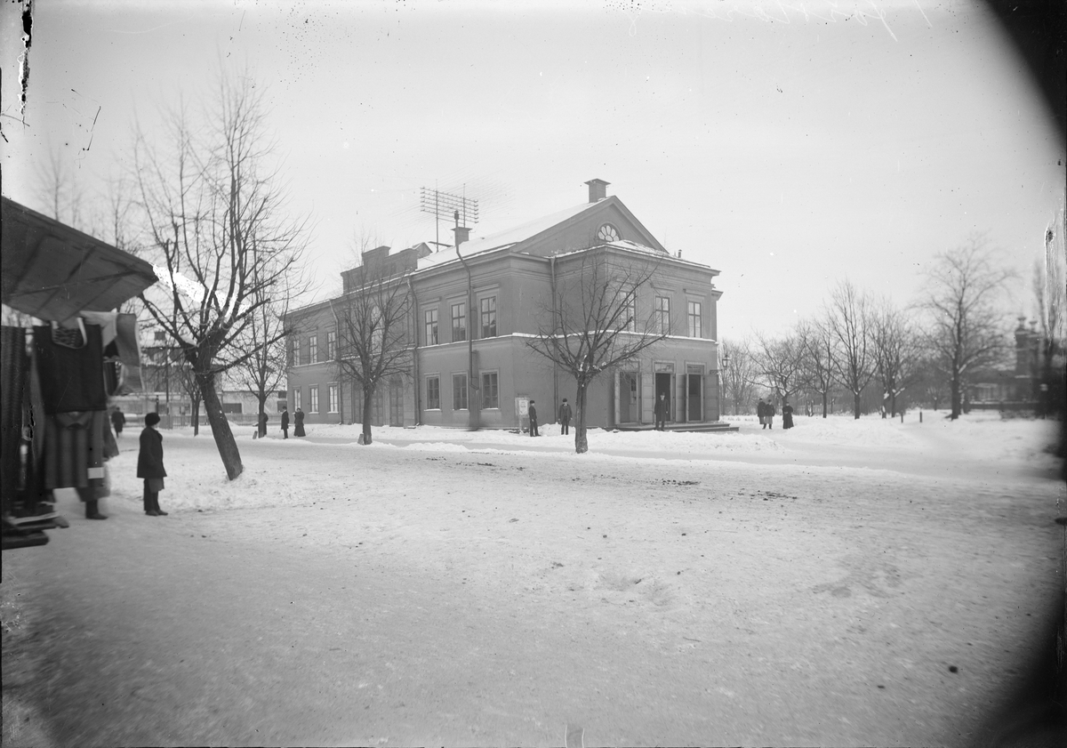Henri Osti's Fotografiateliér, Uppsala teater, Chateau Barowiak, Vaksalagatan, Uppsala 1897